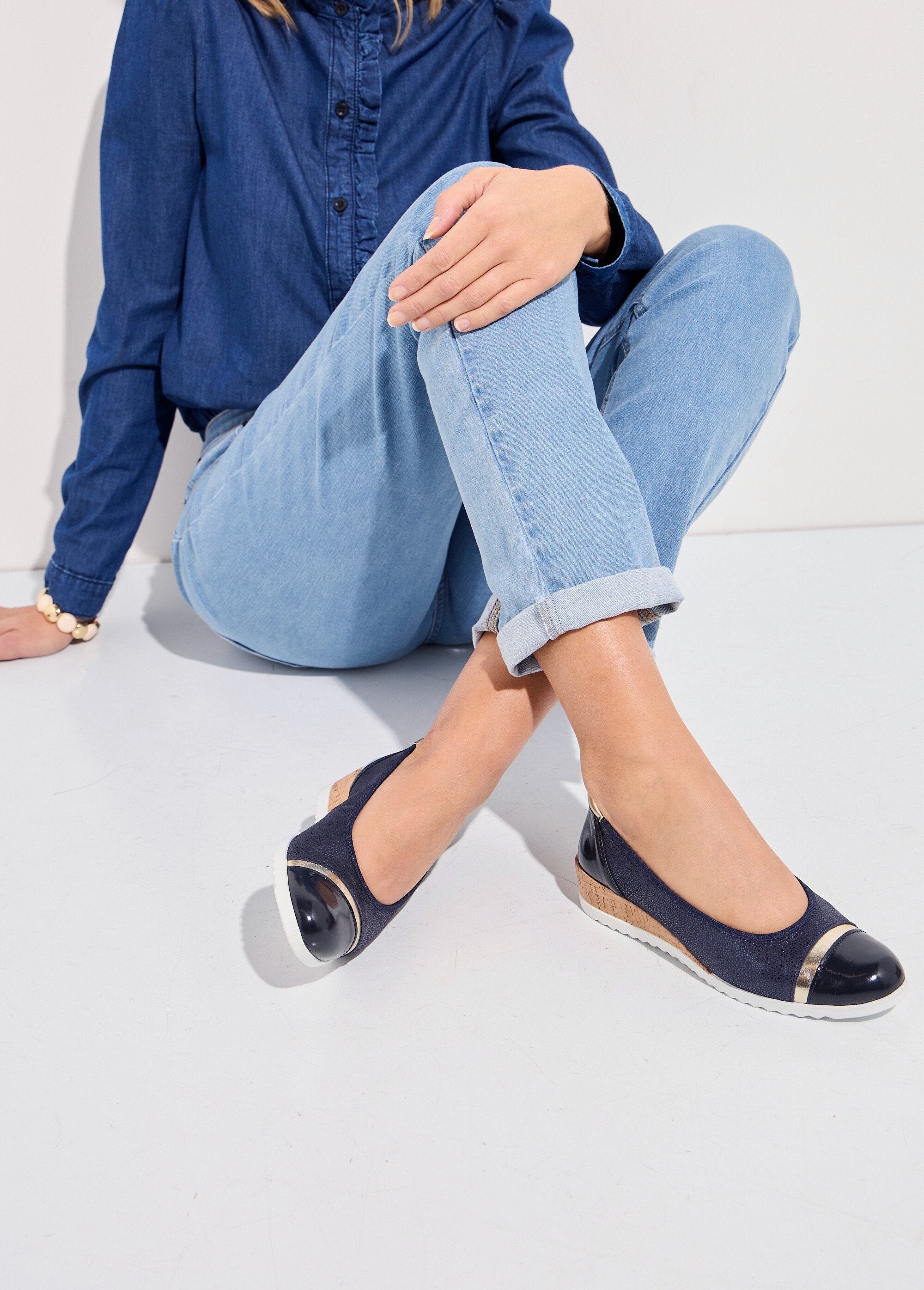 Comfort_width_leather_wedge_ballet_flats_Marine_SF1_slim