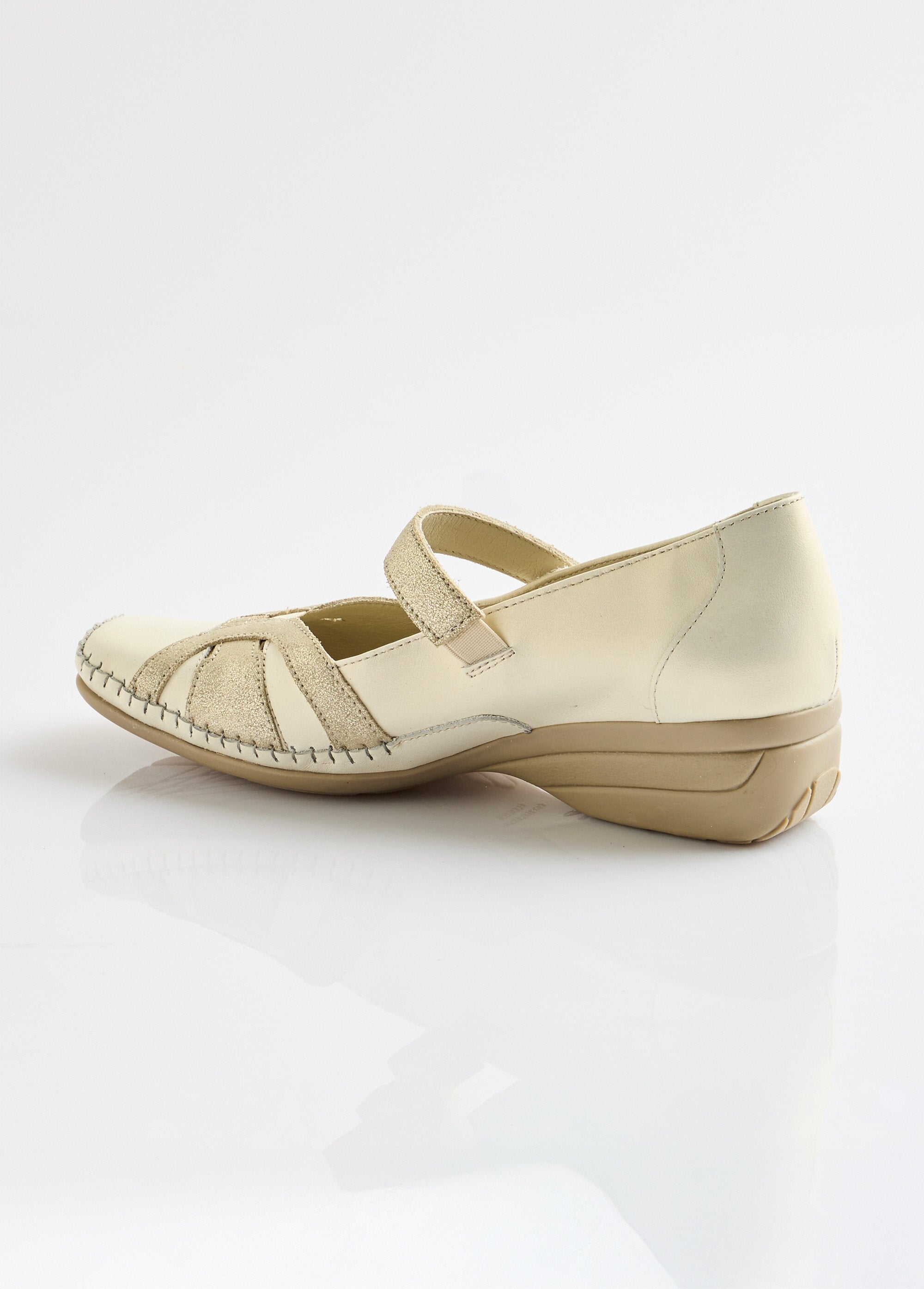 Comfort_wide_leather_ballerinas_with_Velcro_straps_Golden_beige_DO1_slim