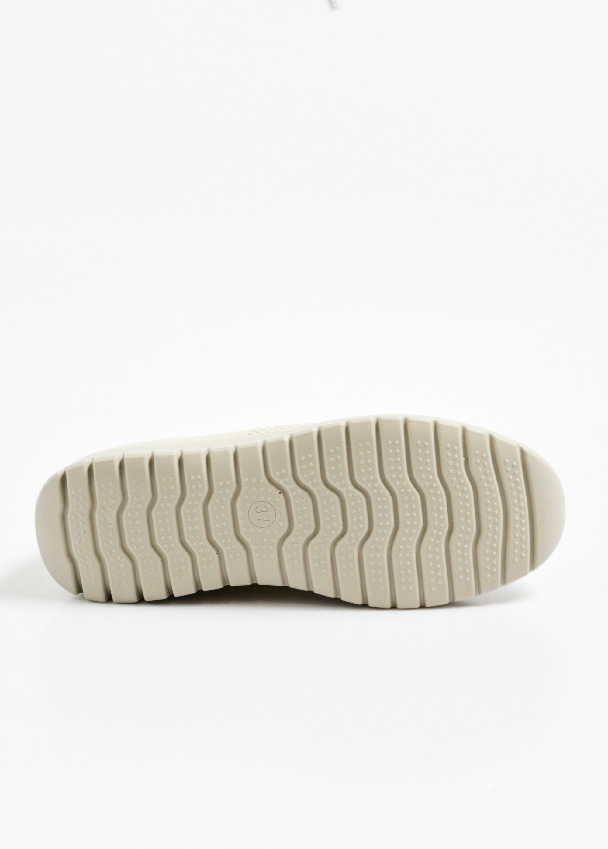 Comfortable_mesh_sneakers_Beige_UN1_slim