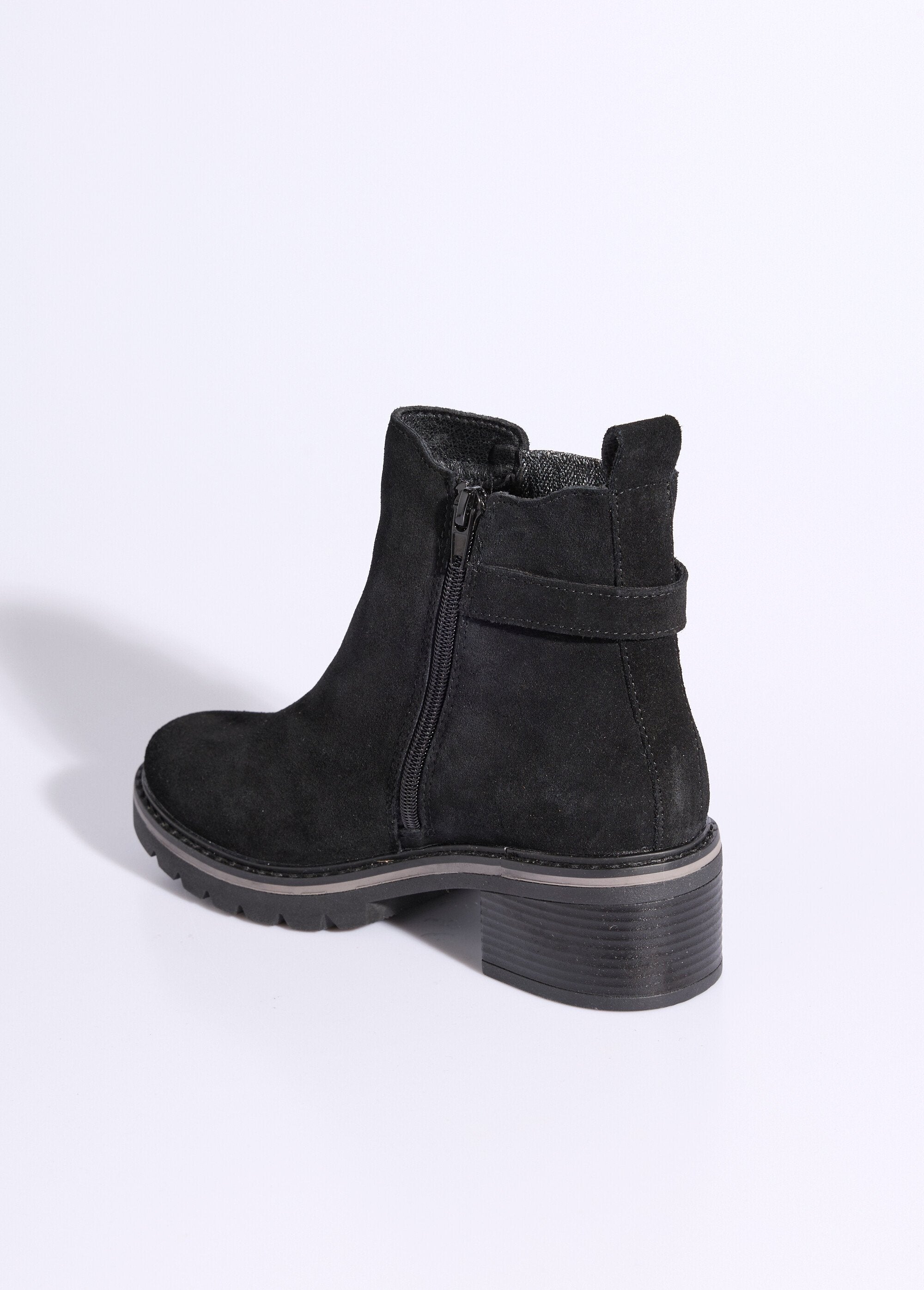 Camargue-inspired_leather_boots_Black_DO1_slim