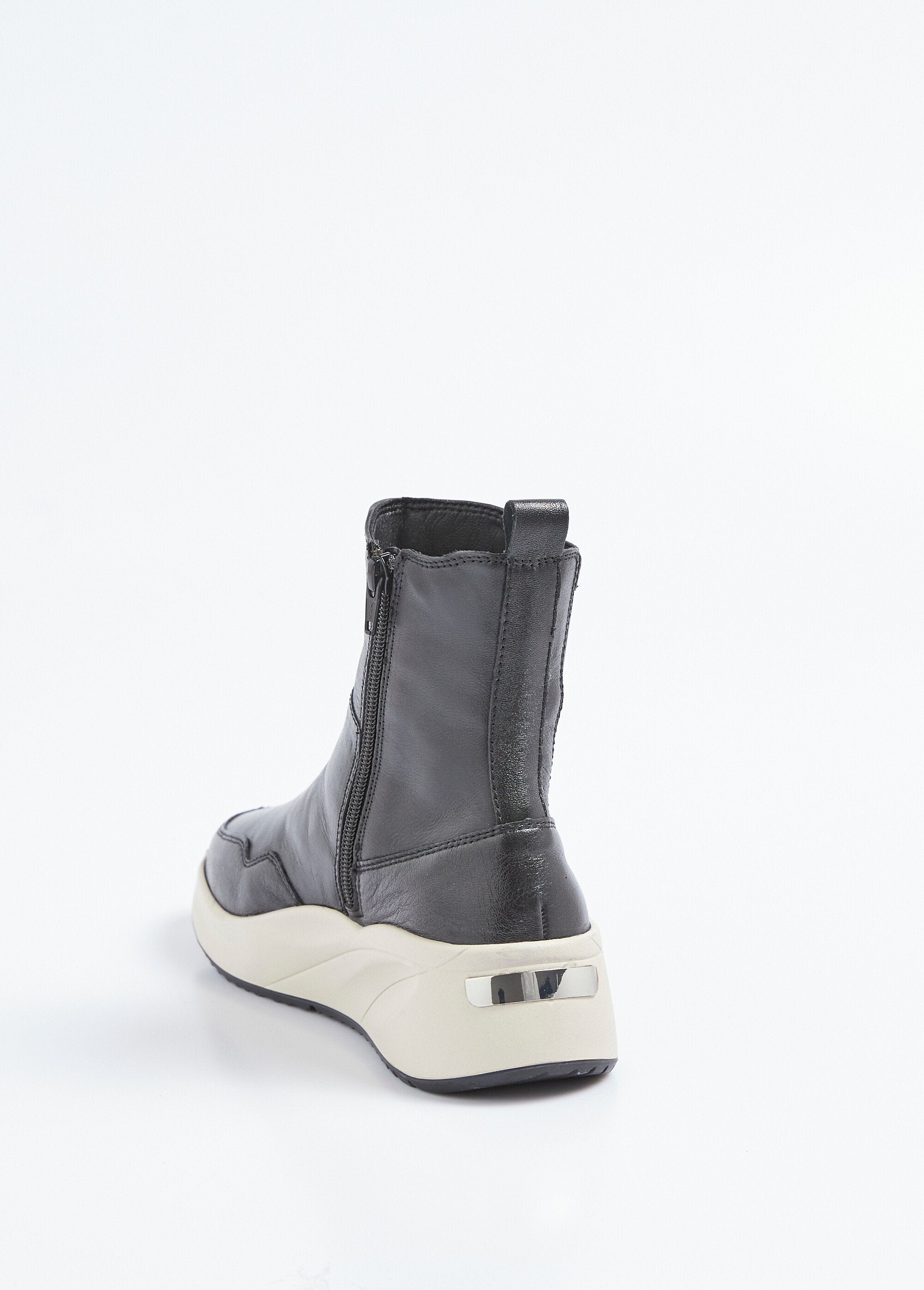 Thick-soled_sportswear_leather_boots_Black_DO1_slim