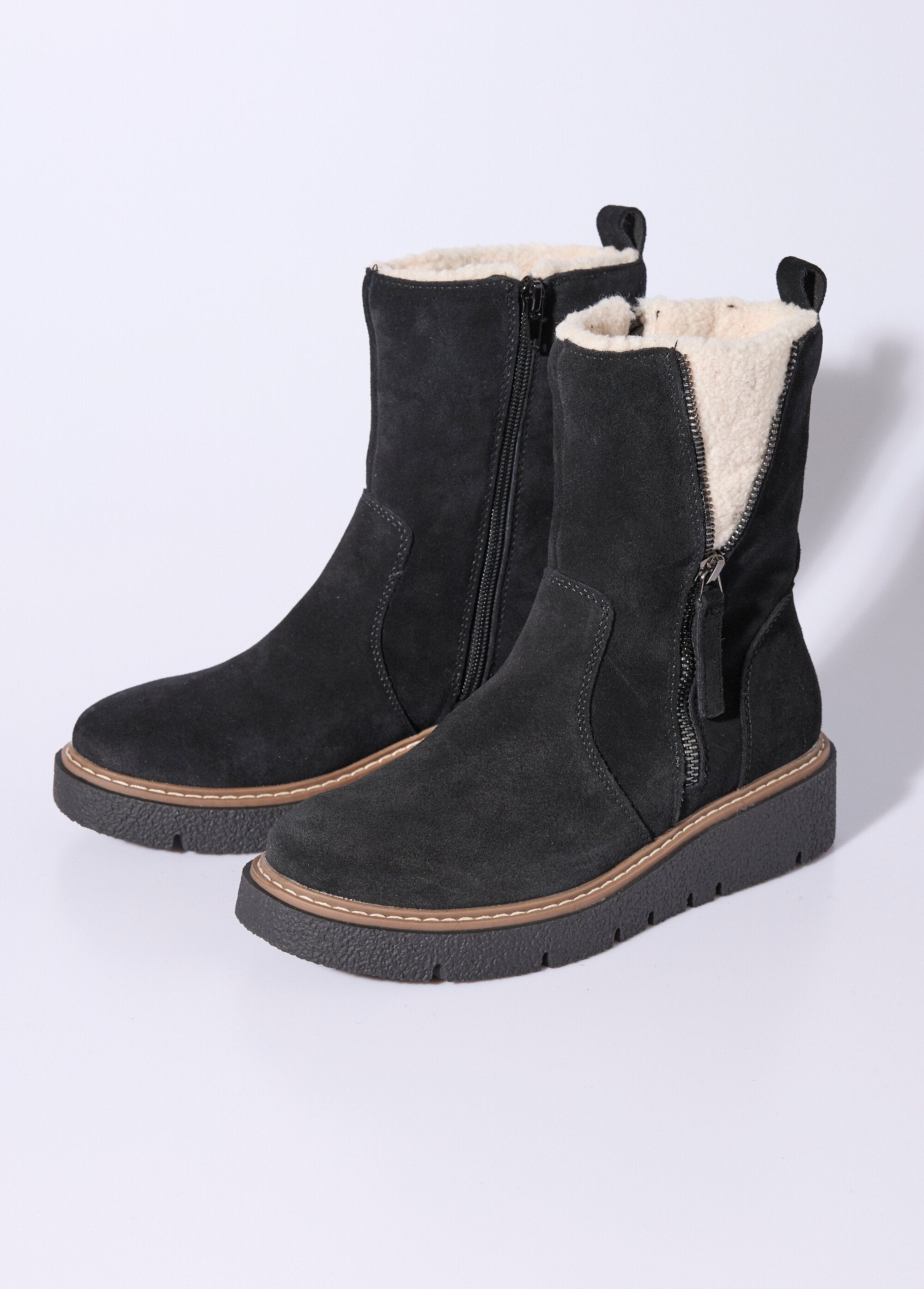 High-top_leather_boots_with_fur_details_Black_DE1_slim