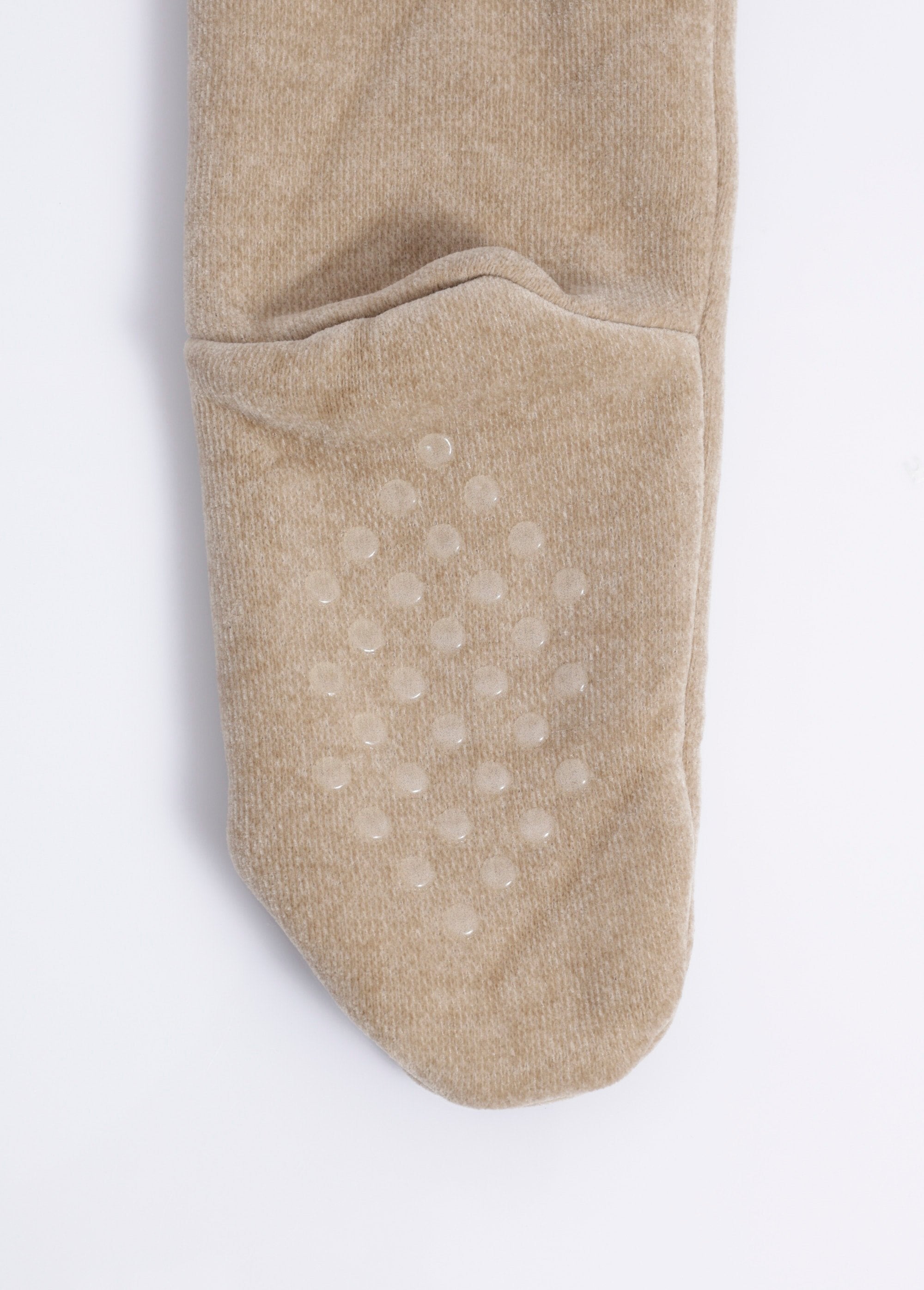Warm_indoor_socks_with_textured_dots_Sand_DE3_slim