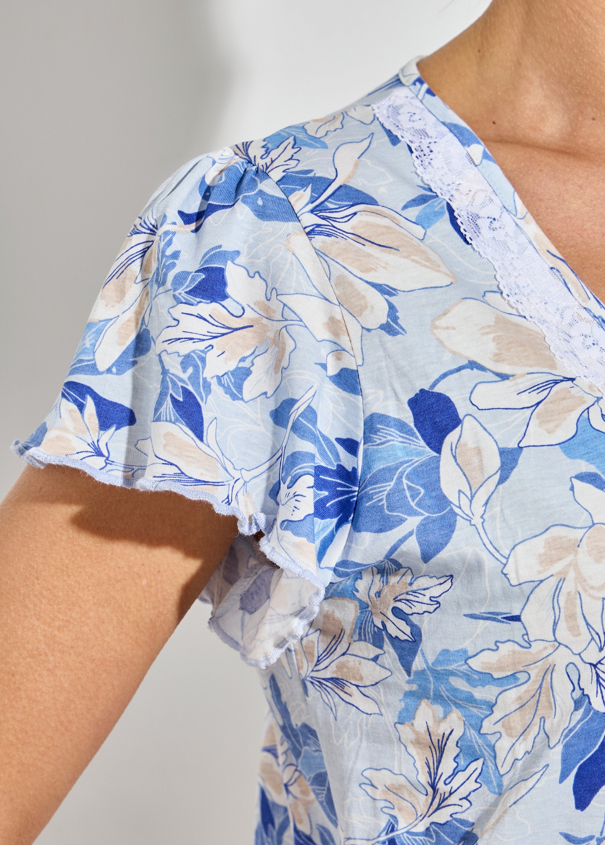 Cotton_lace_nightgown_Blue_print_DE2_slim