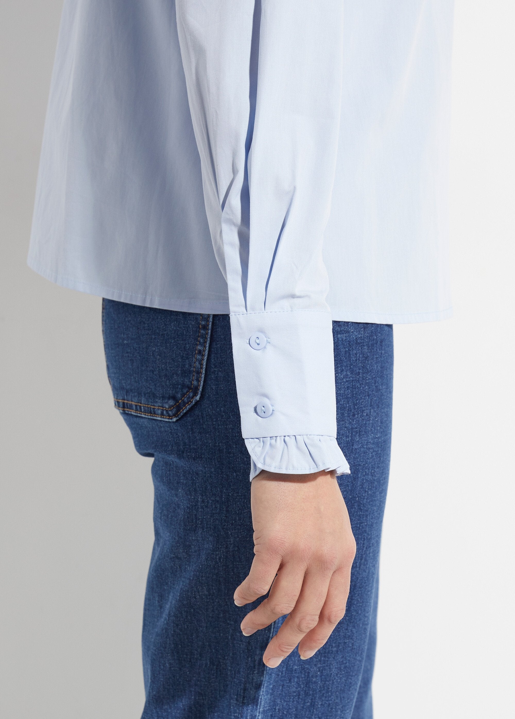 Blouse_with_pleated_Peter_Pan_collar_Sky_blue_DE1_slim