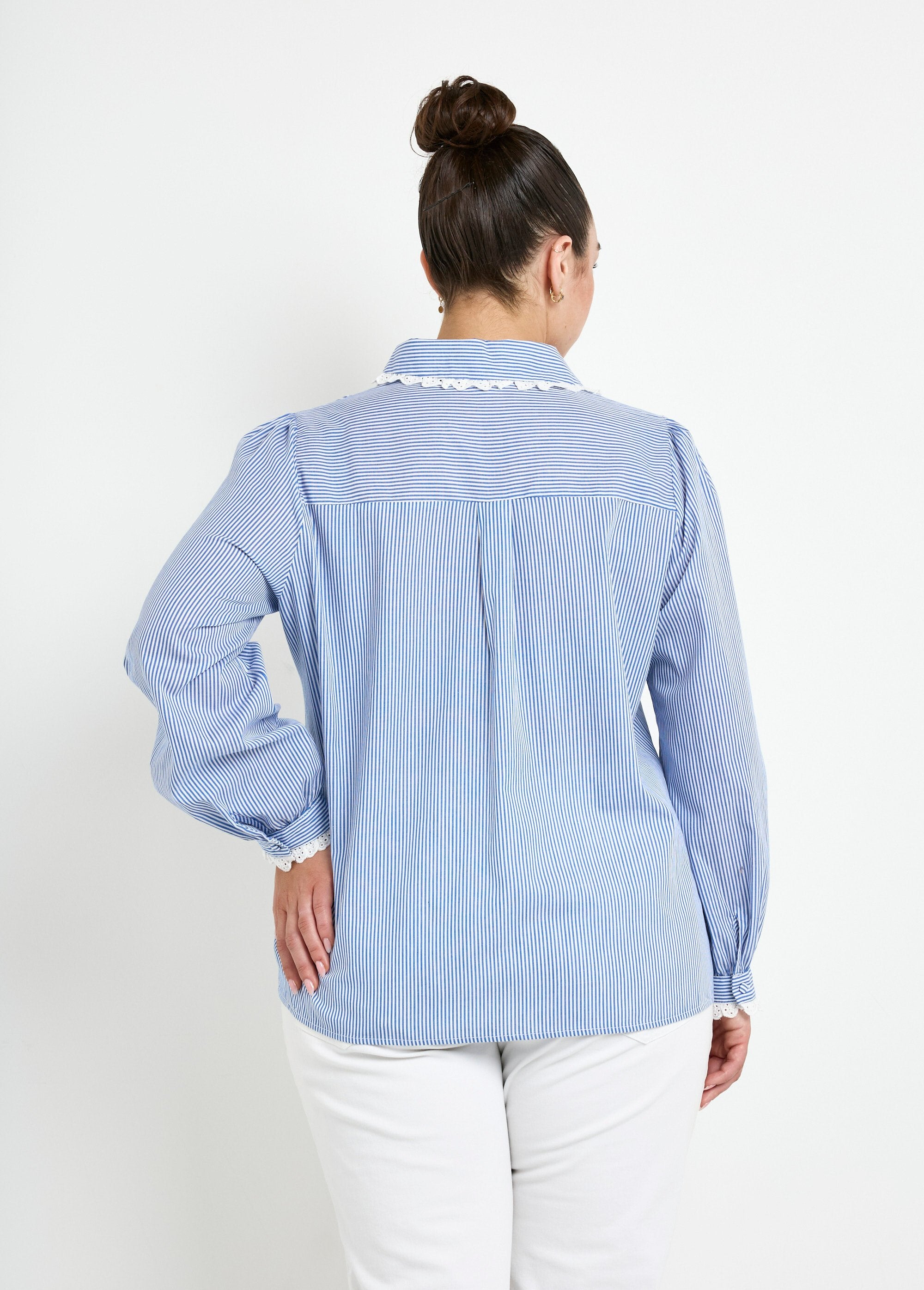 Blouse_with_lace_details_and_round_neck_Blue_stripes__DO1_curvy