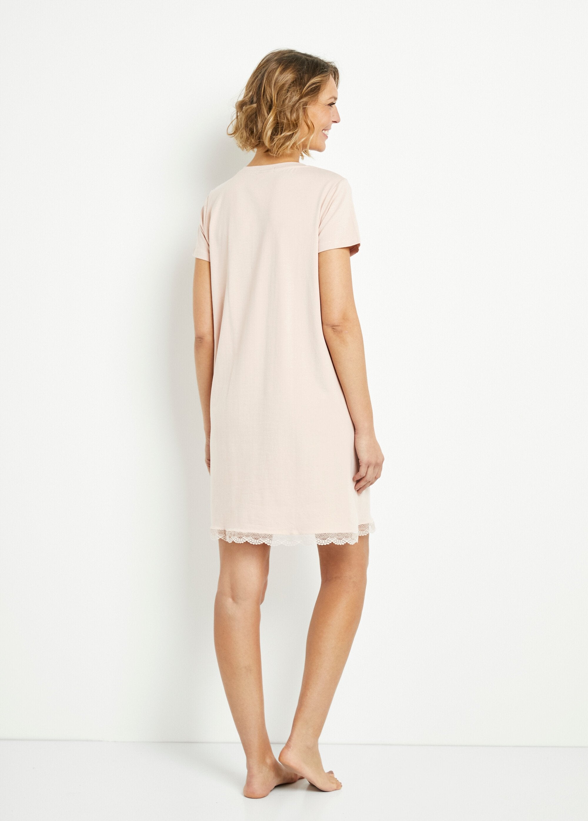 Short-sleeved_and_lace_nightie_Pink_DO1_slim