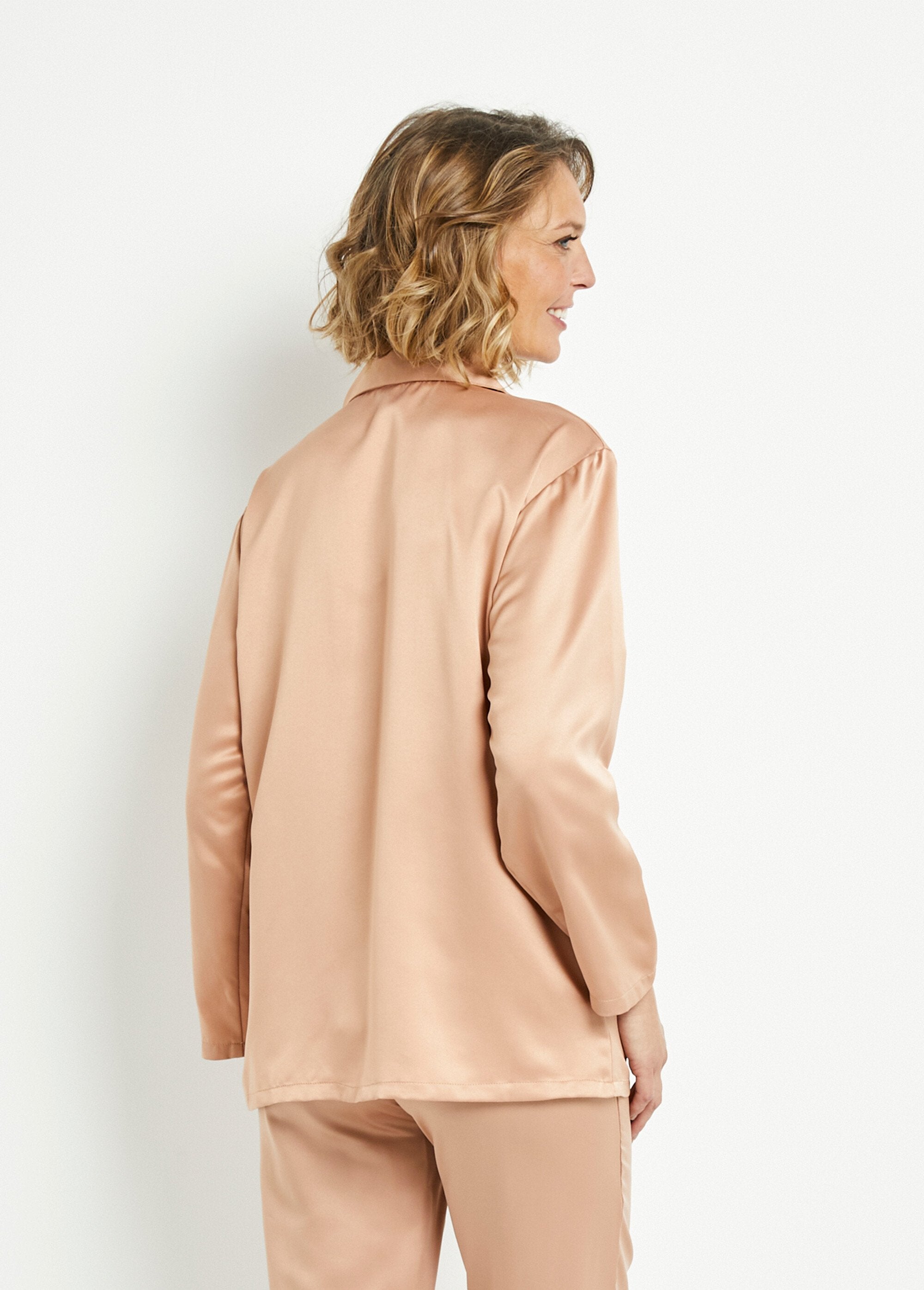 Chic_satin_pajama_jacket_Beige_DO1_slim