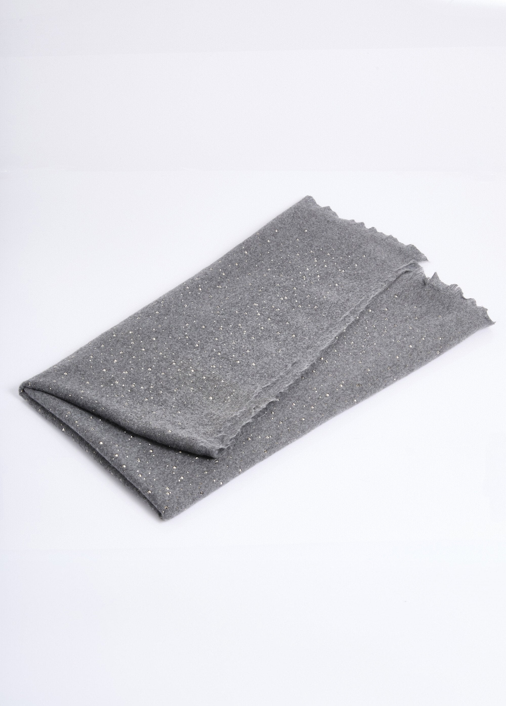 Fine_wool_scarf_with_rhinestones_Gray_DE1_slim