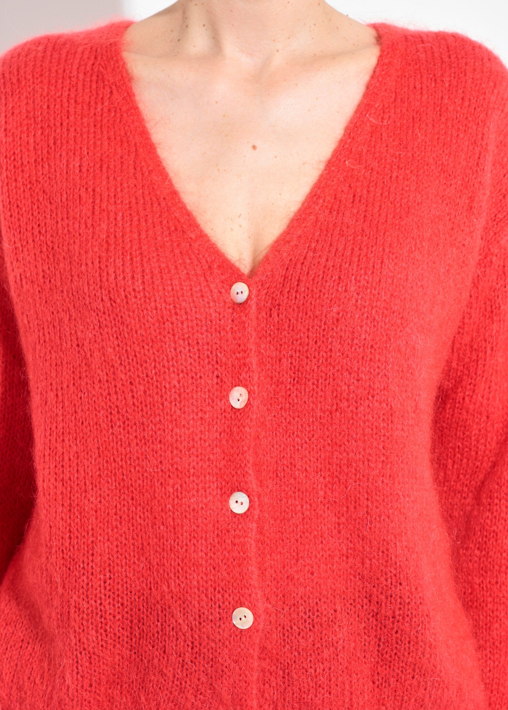 Warm,_soft_mohair_knit_V-neck_cardigan_Coral_red_DE1_slim