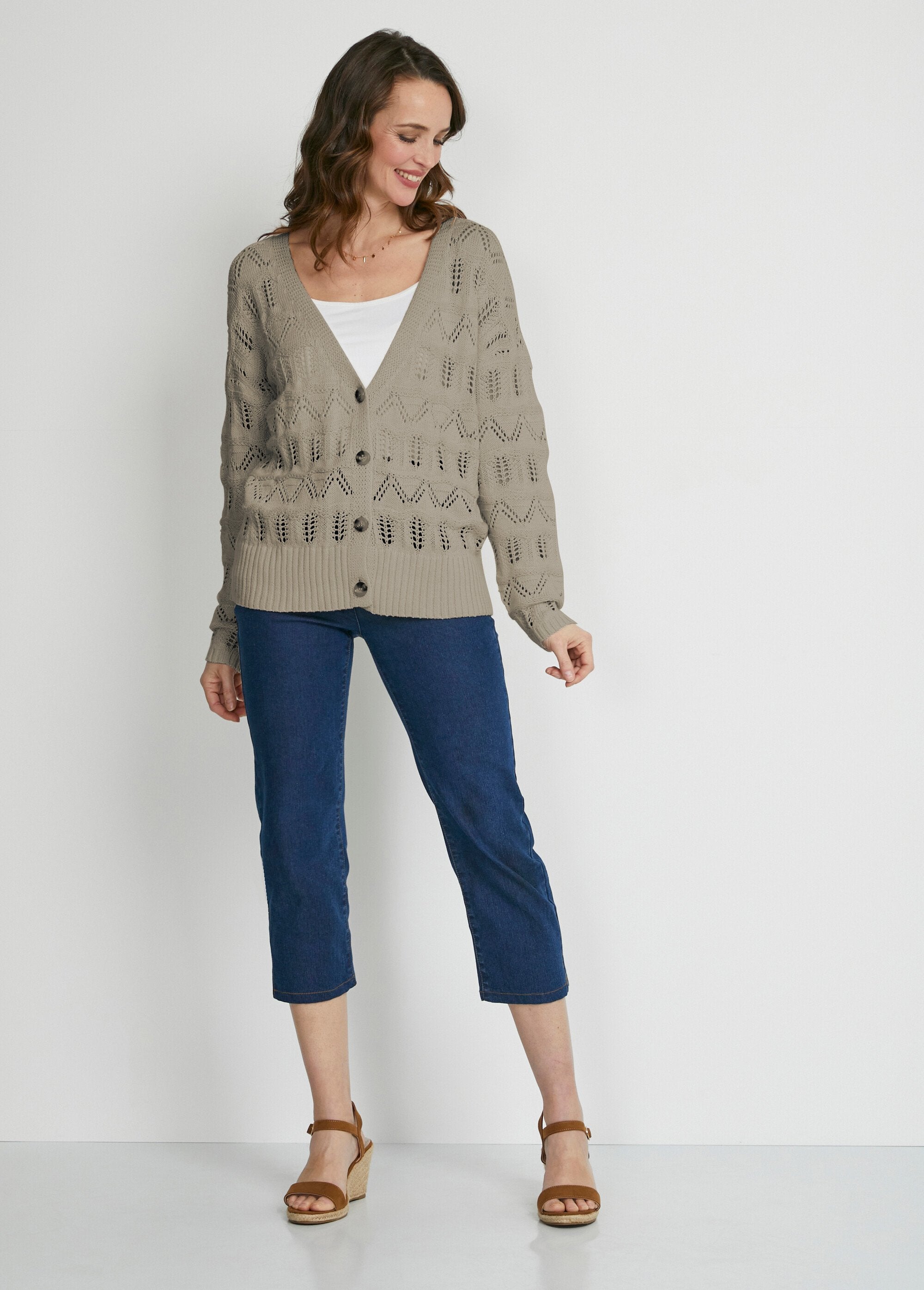 Short_openwork_knit_buttoned_vest_Khaki_SF1_slim