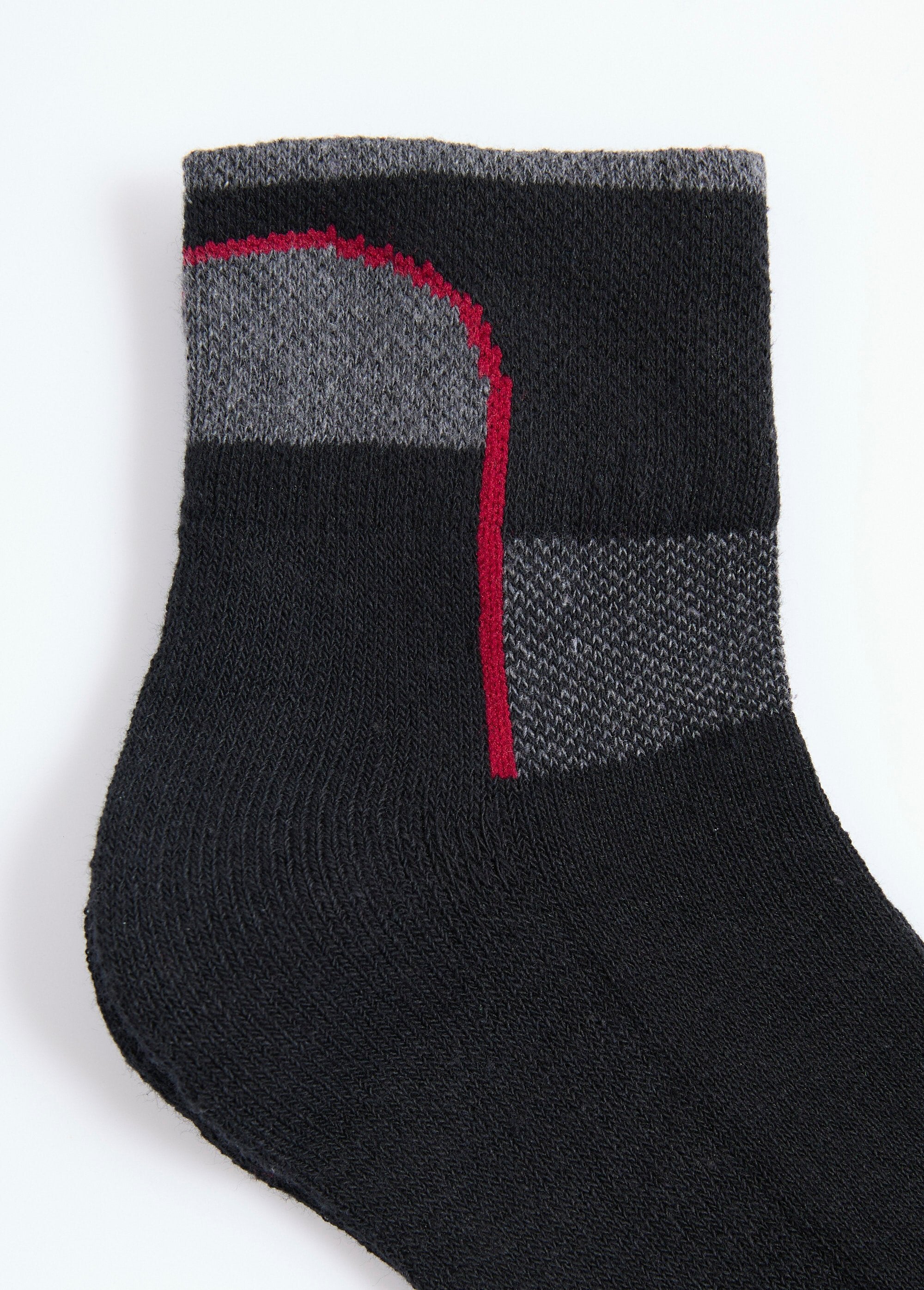 Pack_of_3_assorted_sports_socks_Green_Assortments_DE2_slim