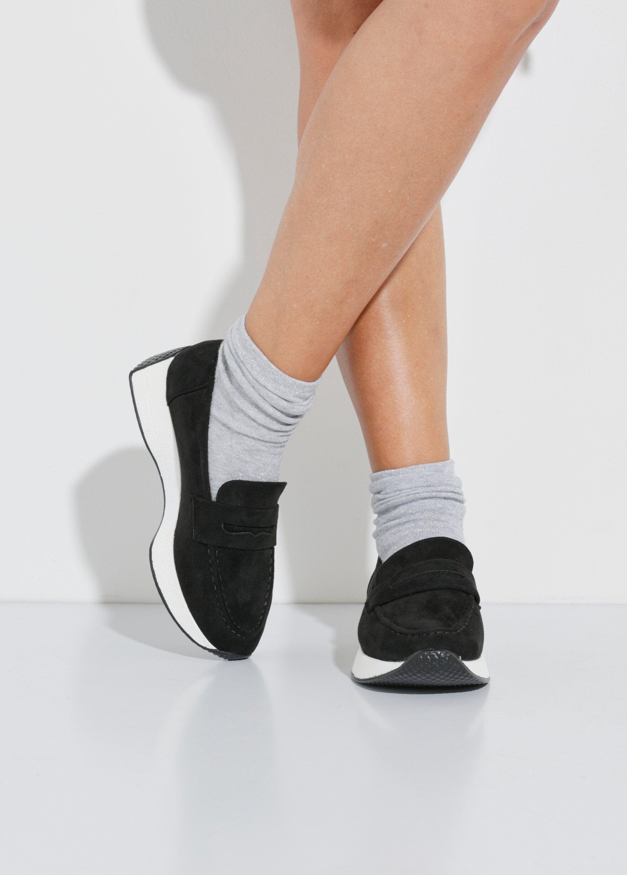 Mocassins_semelle_compensée_contrastante_Noir_SF1_slim