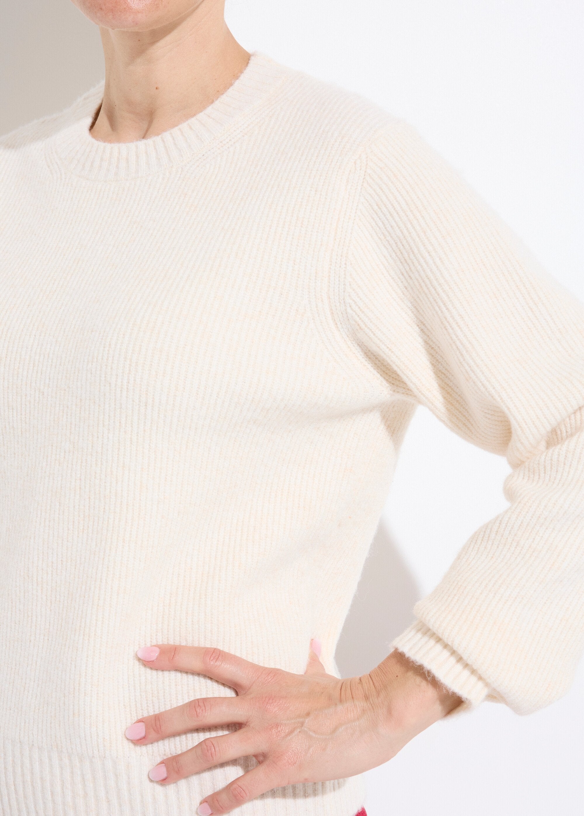 Warm_ribbed_sweater_with_wool_and_recycled_fibers_Ivory_DE1_slim
