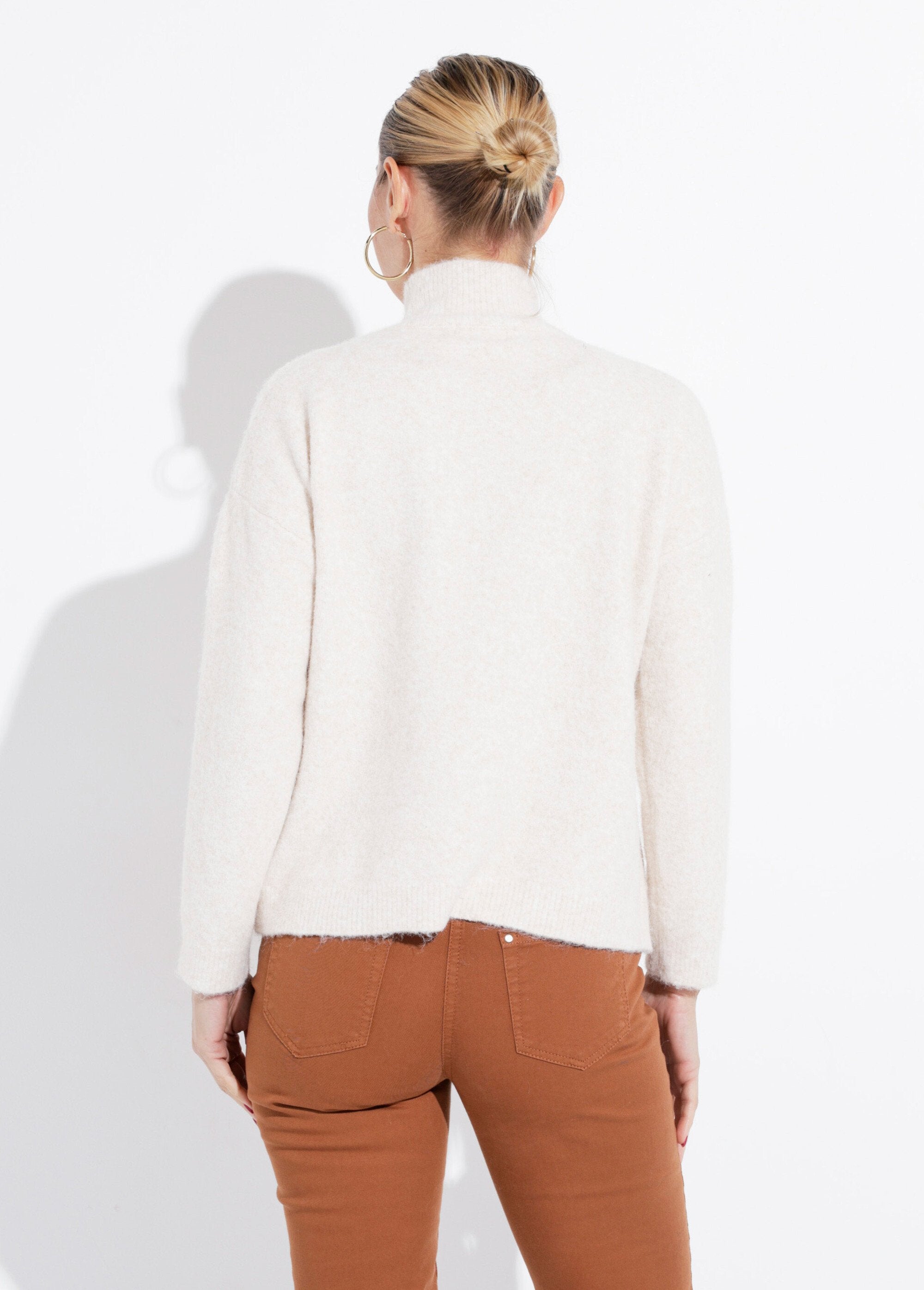 High-neck_sweater_in_fluffy_knit_Beige_DO1_slim