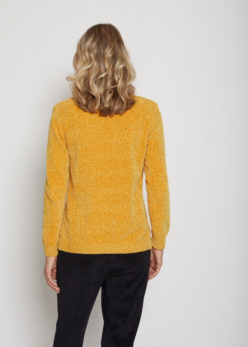 Round_neck_chenille_knit_sweater_Honey_DO1_slim