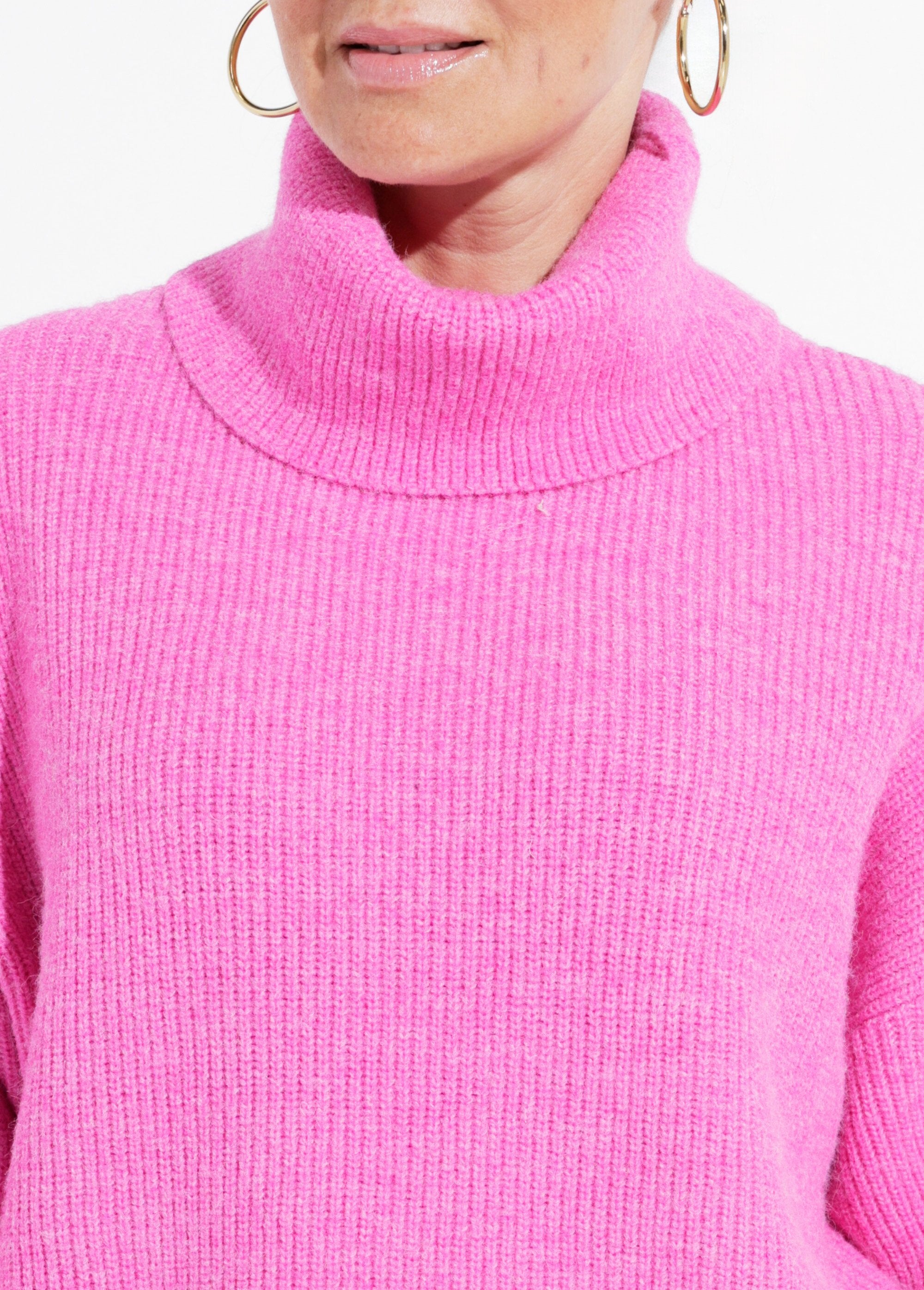 Knitted_sweater_with_soft_turtleneck_Fuchsia_DE1_slim