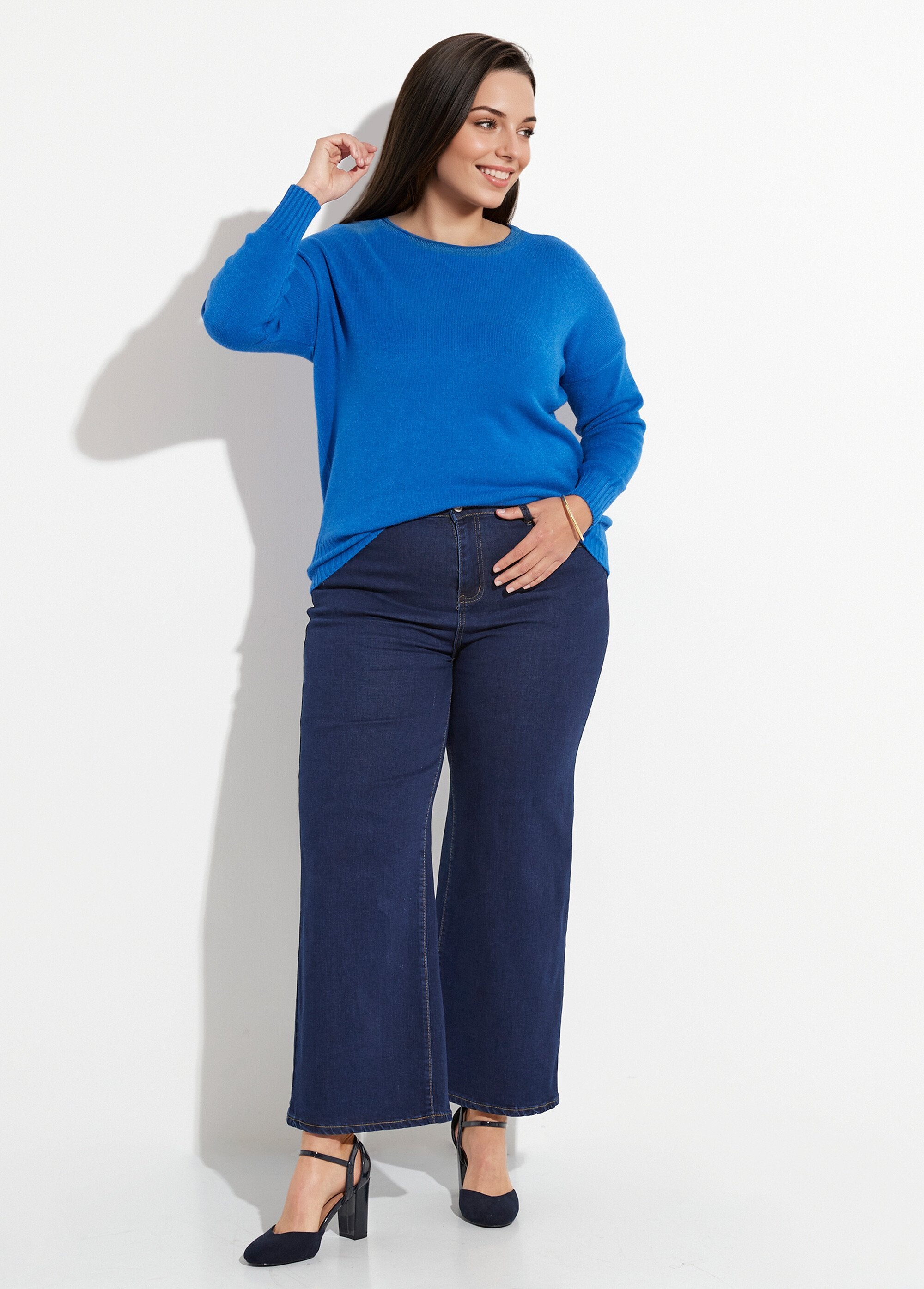 Boat_neck_sweater_with_ribbed_edges_Bright_blue_SF1_curvy