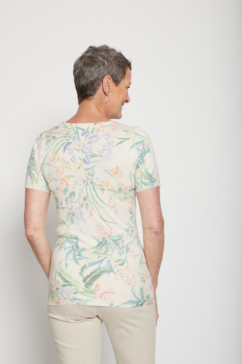 Floral_print_short_sleeve_sweater_Beige_and_green_DO1_slim