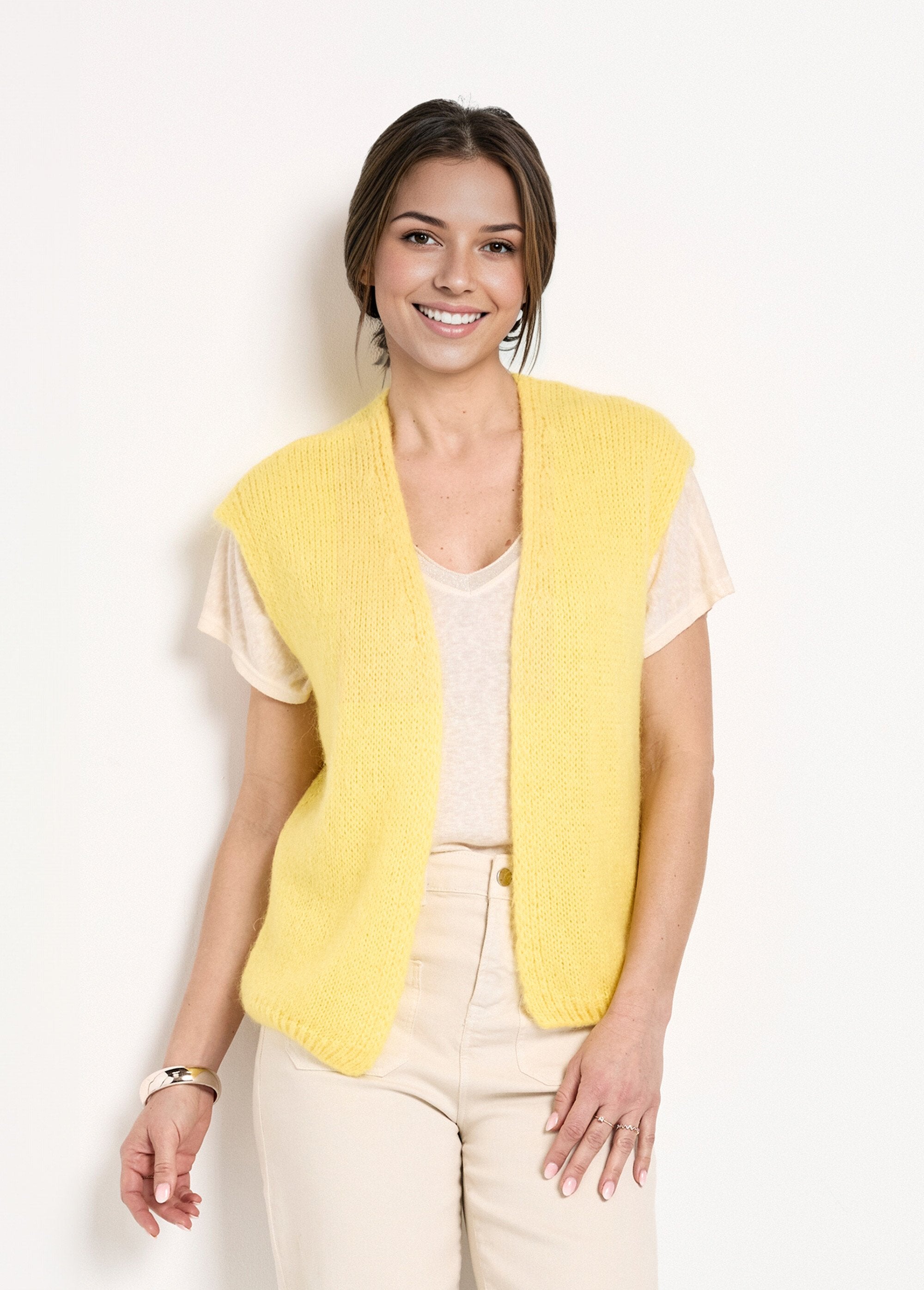 Warm_mohair_wool_sleeveless_sweater_edge_to_edge_YELLOW_FA1_slim