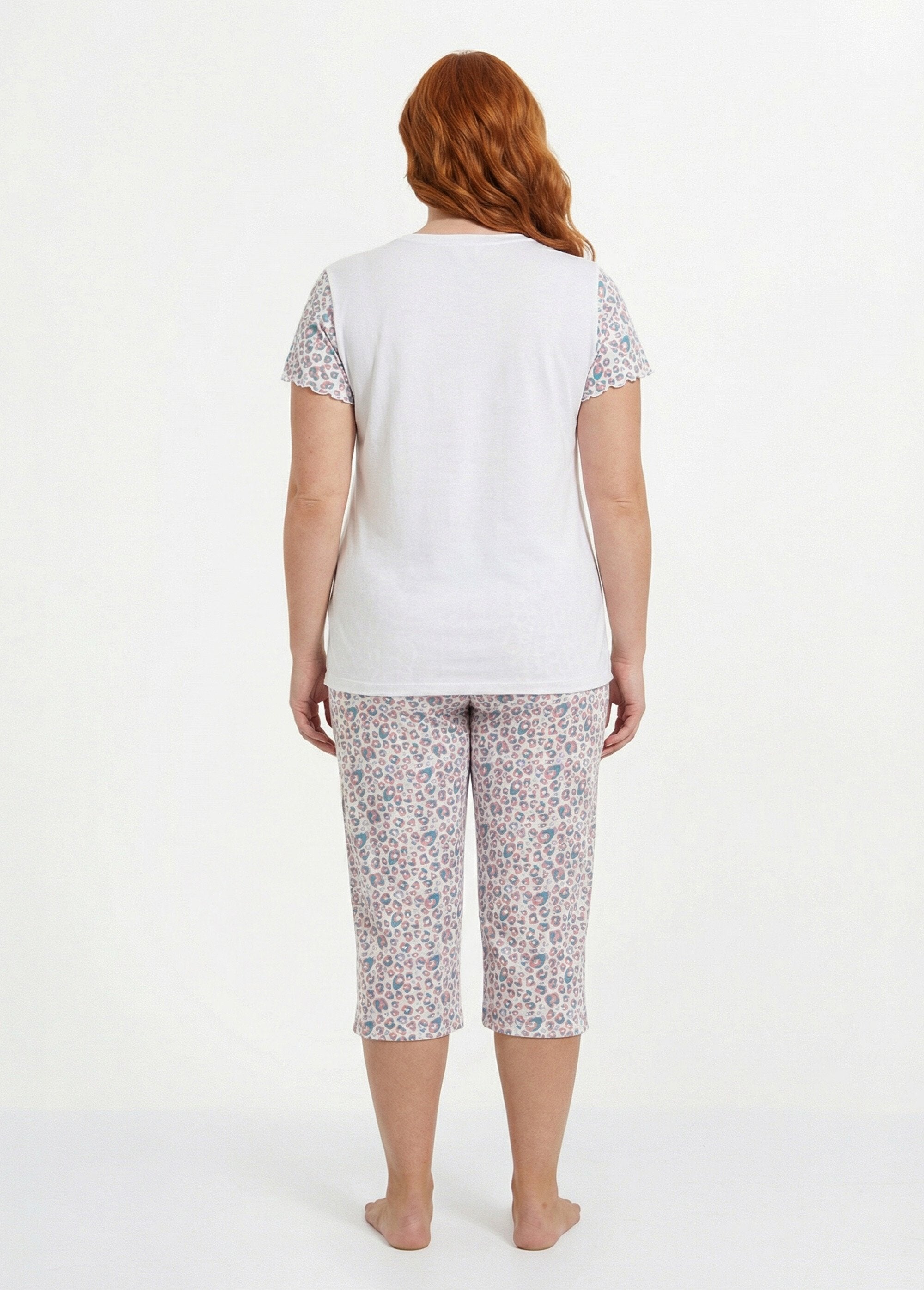 Short_cotton_pajamas_with_V-neck_and_short_sleeves_Ecru_DO1_curvy