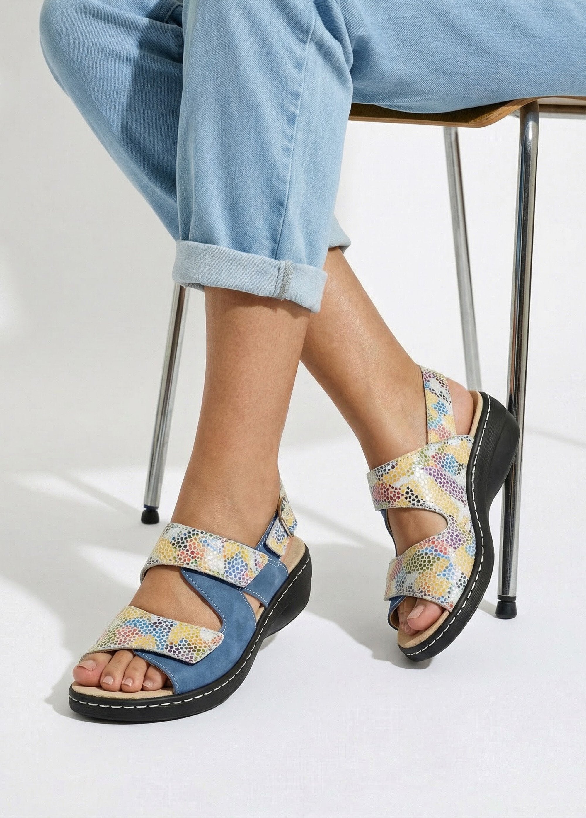 Wide_leather_sandals_Print_and_blue_SF1_slim