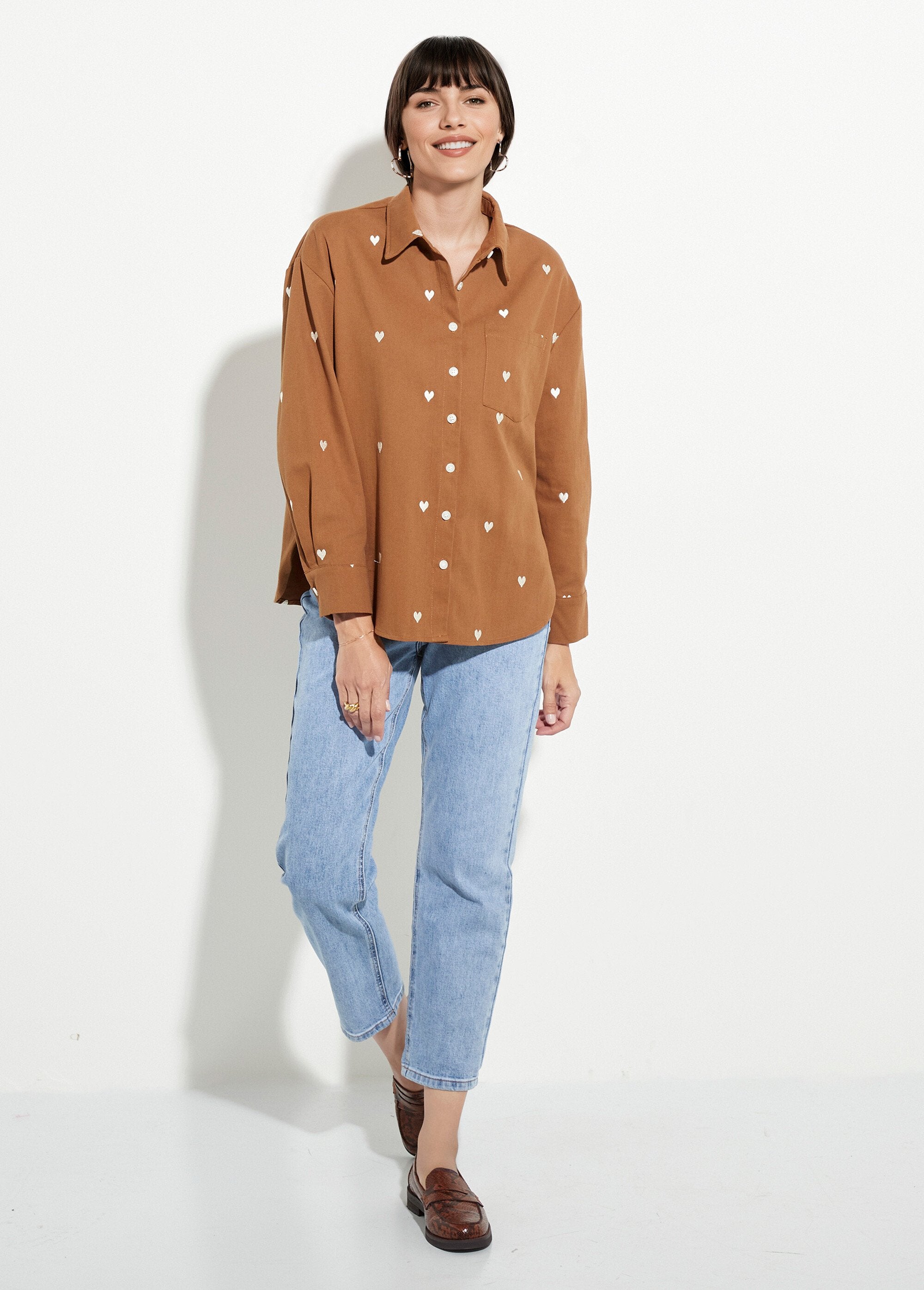 Twill_overshirt_with_embroidered_hearts_camel_SF1_slim