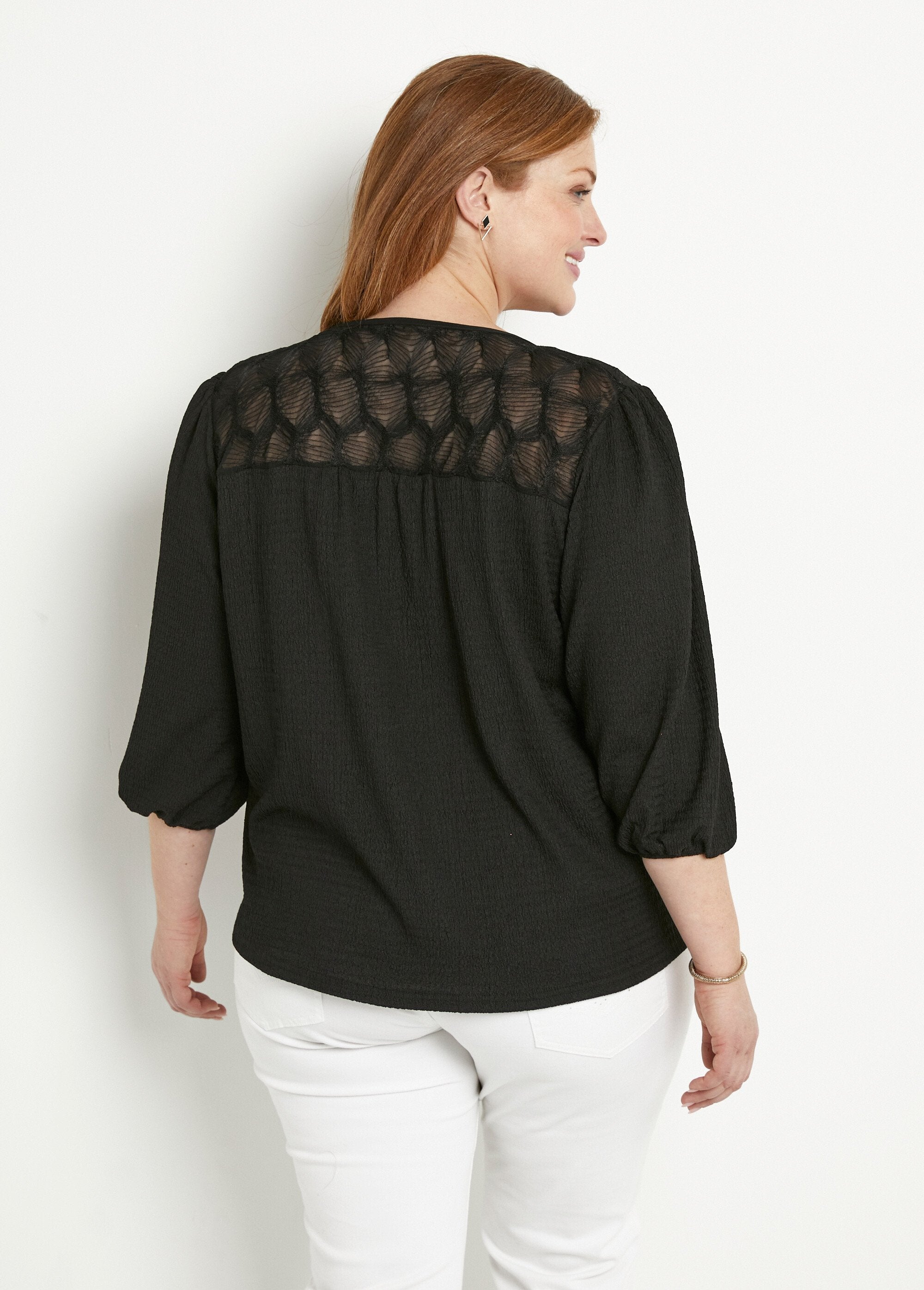 V-neck_t-shirt_with_3/4_voile_sleeves_Black_DO1_curvy