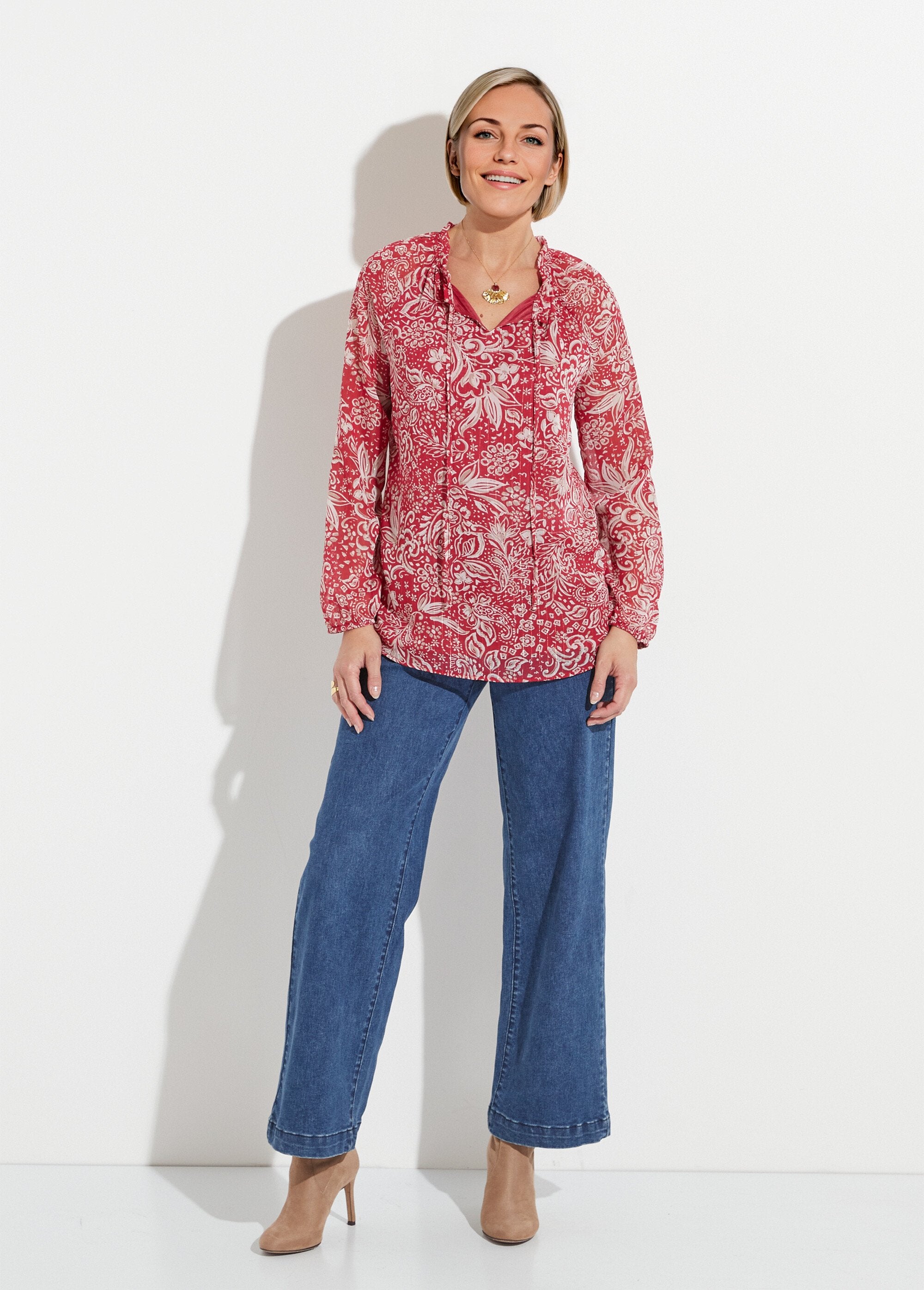 Long_tunic_with_shiny_floral_veil_and_ruffled_collar_Bordeaux_Imp_SF1_slim