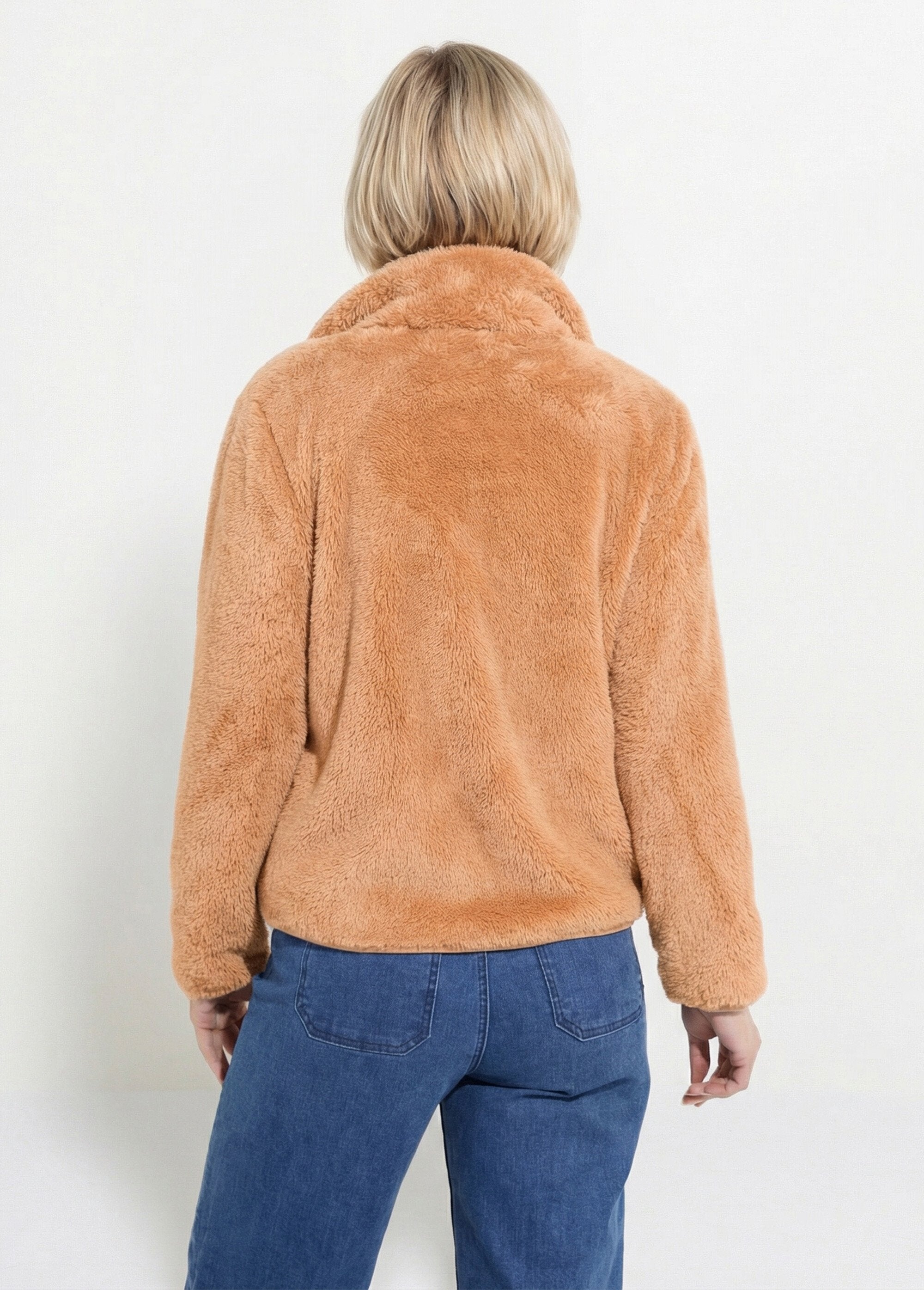 Faux_fur_jacket_with_high_collar_and_long_sleeves_Chamois_DO1_slim
