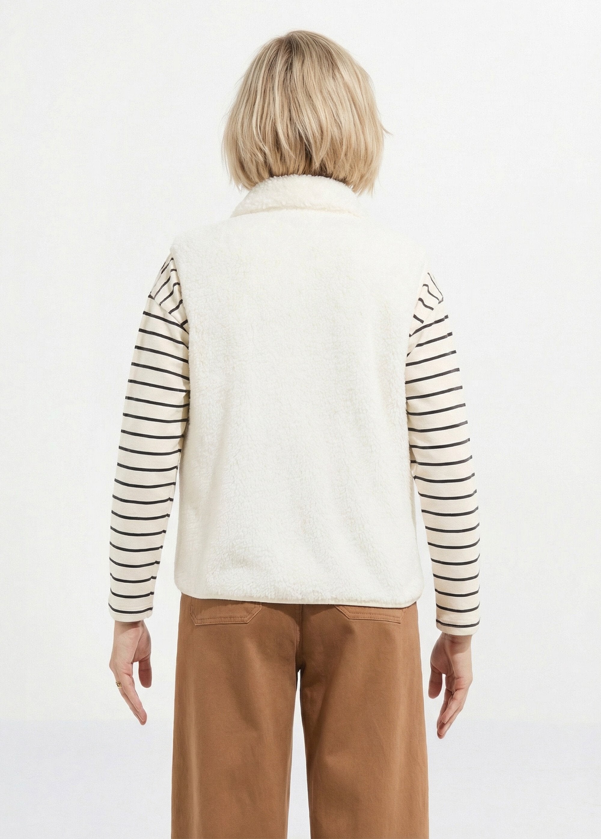 Sleeveless_faux_fur_jacket_with_stand-up_collar_Ecru_DO1_slim