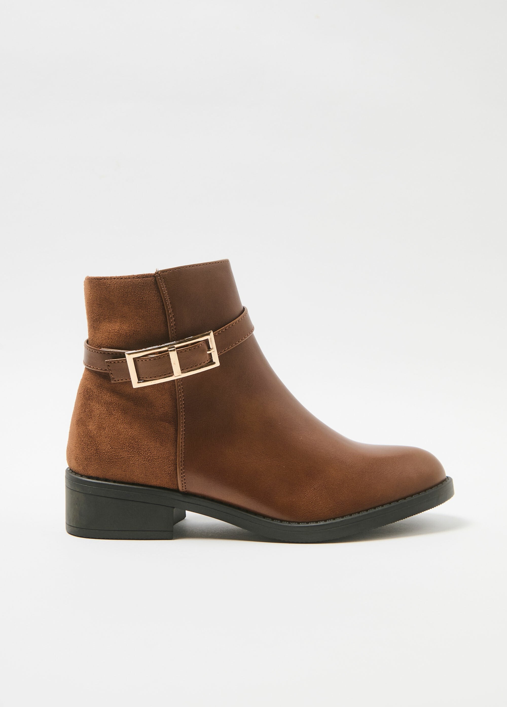 Two-material_boots_with_heel_and_buckle_camel_DR1_slim