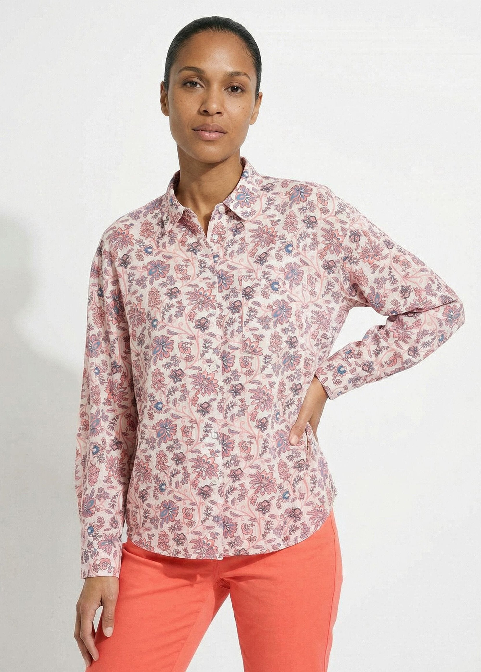 Long_flowing_floral_print_buttoned_blouse_Blanc_et_rose_FA1_slim