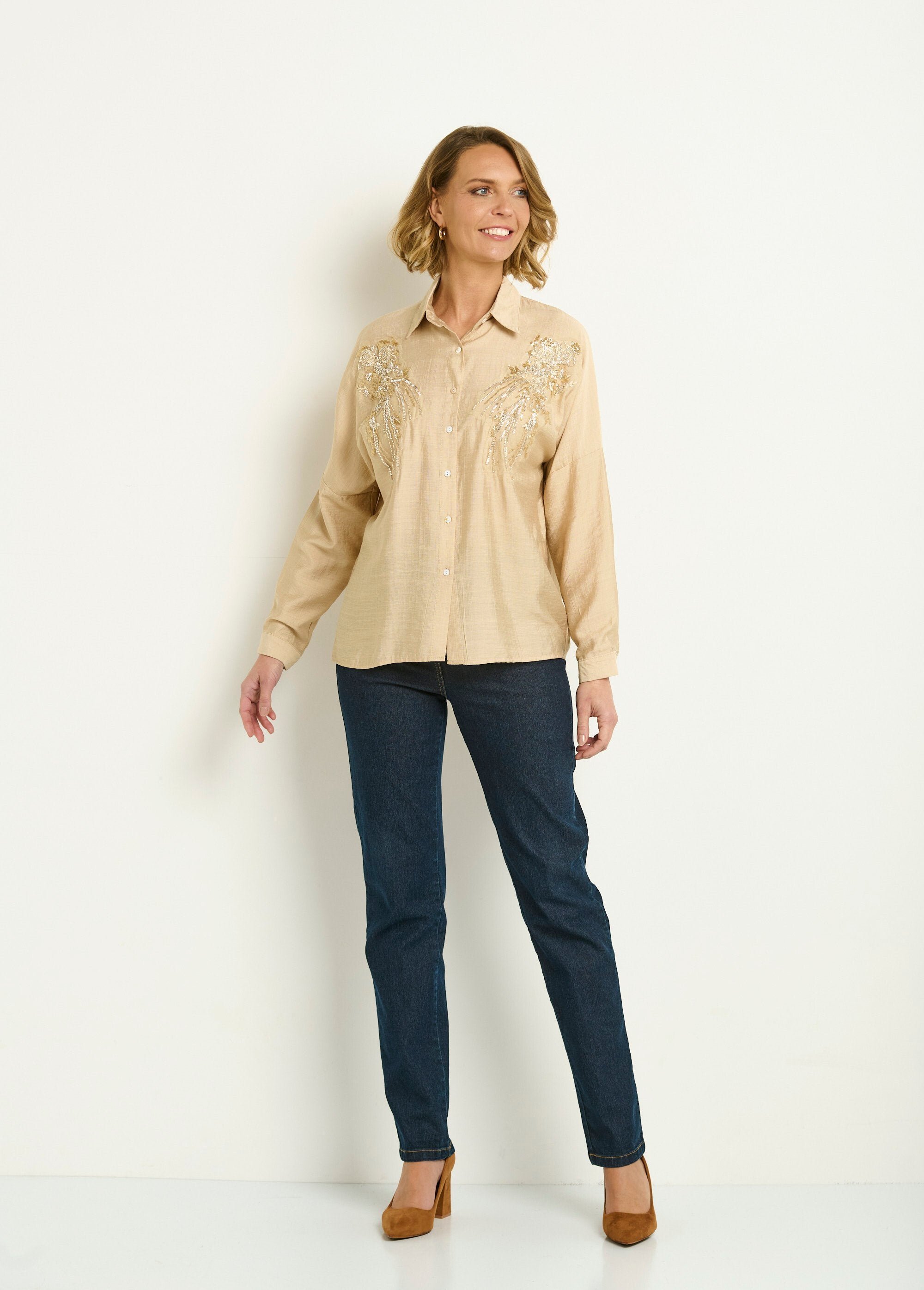 Blouse_with_pearl_and_sequin_embroidery_Beige_SF1_slim