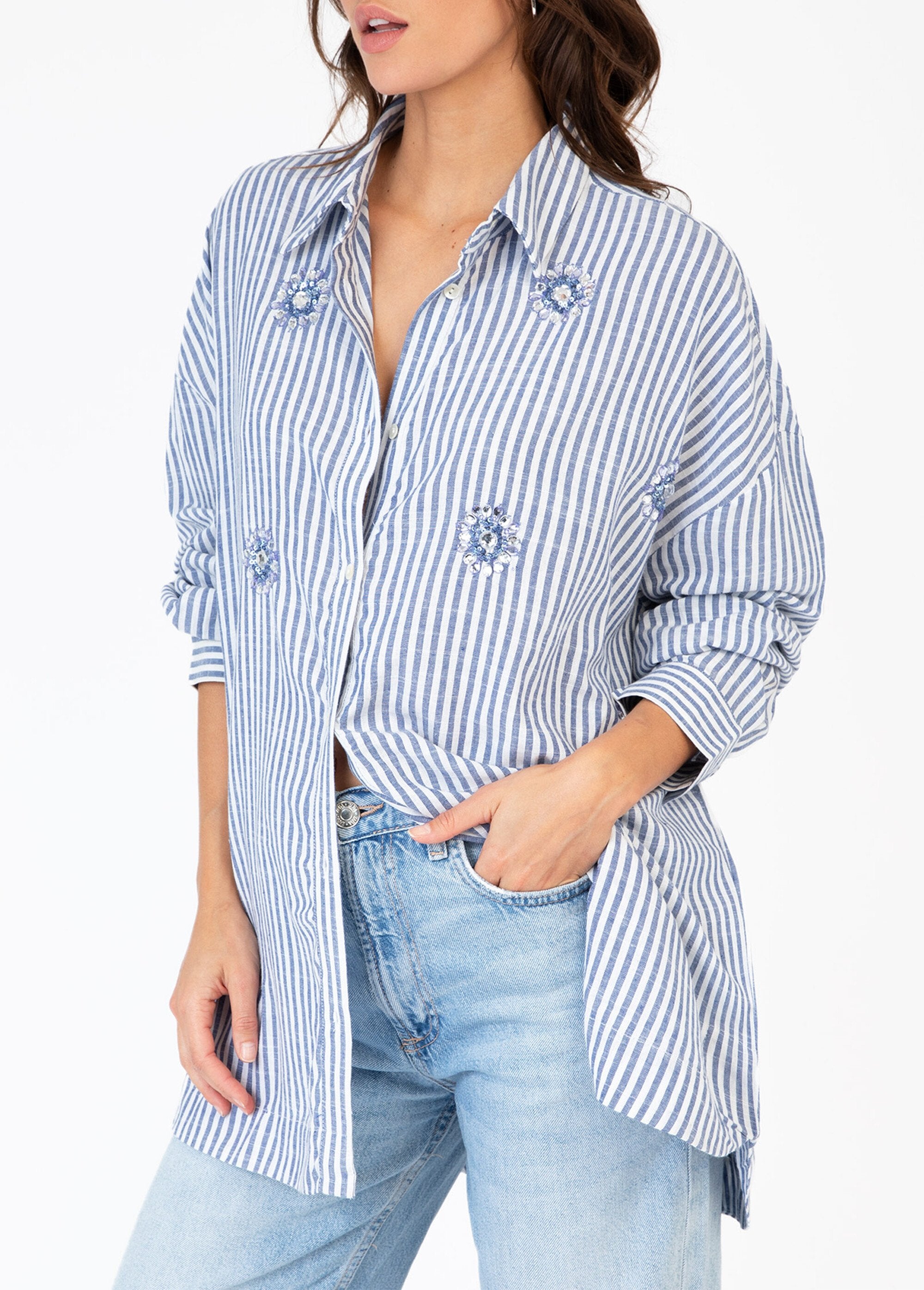 Striped_cotton_shirt_with_jewelry_details_Blue_stripes_GA1_slim