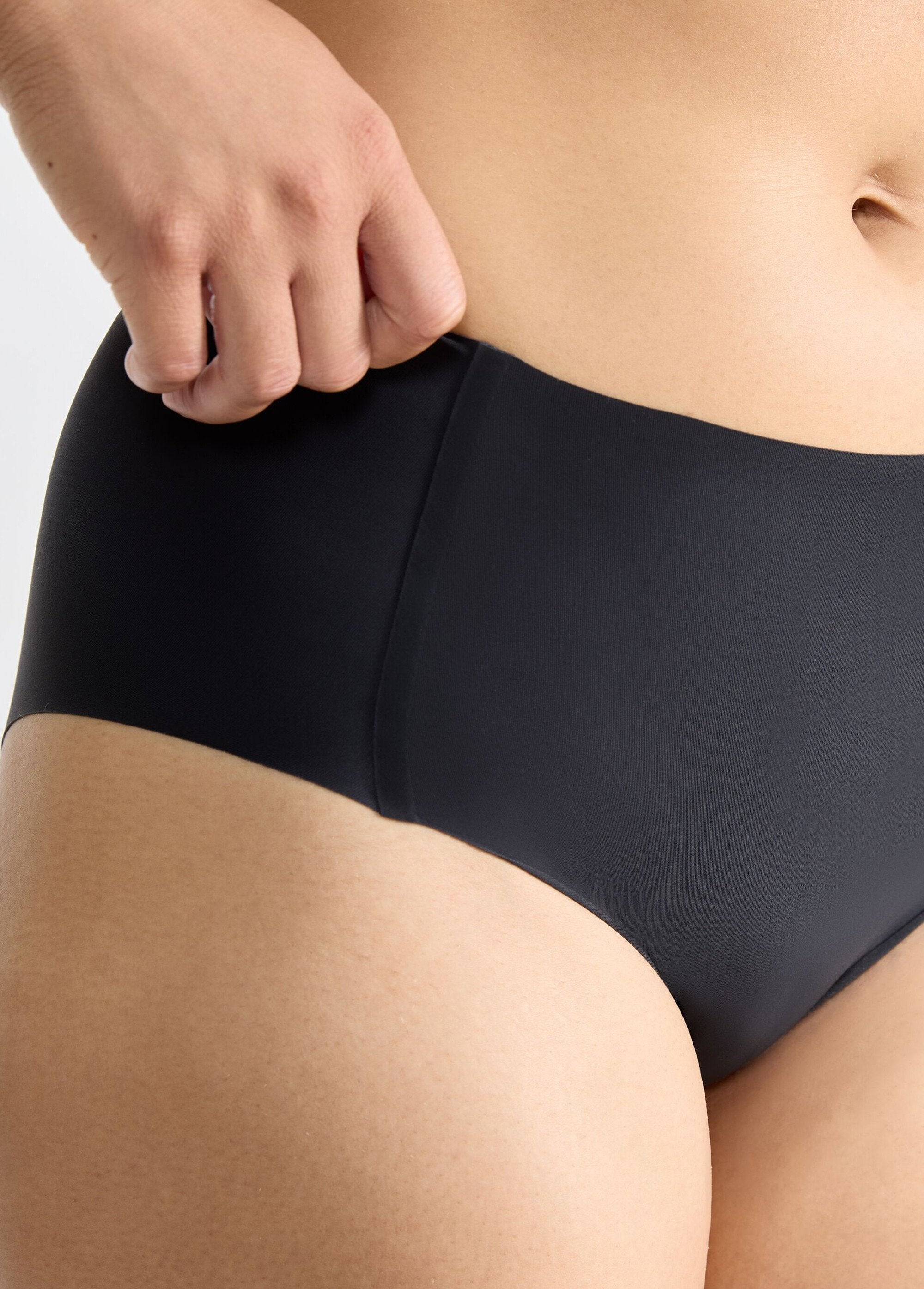 Sloggi®_-_Invisible_high-waisted_briefs_Black_DE1_slim