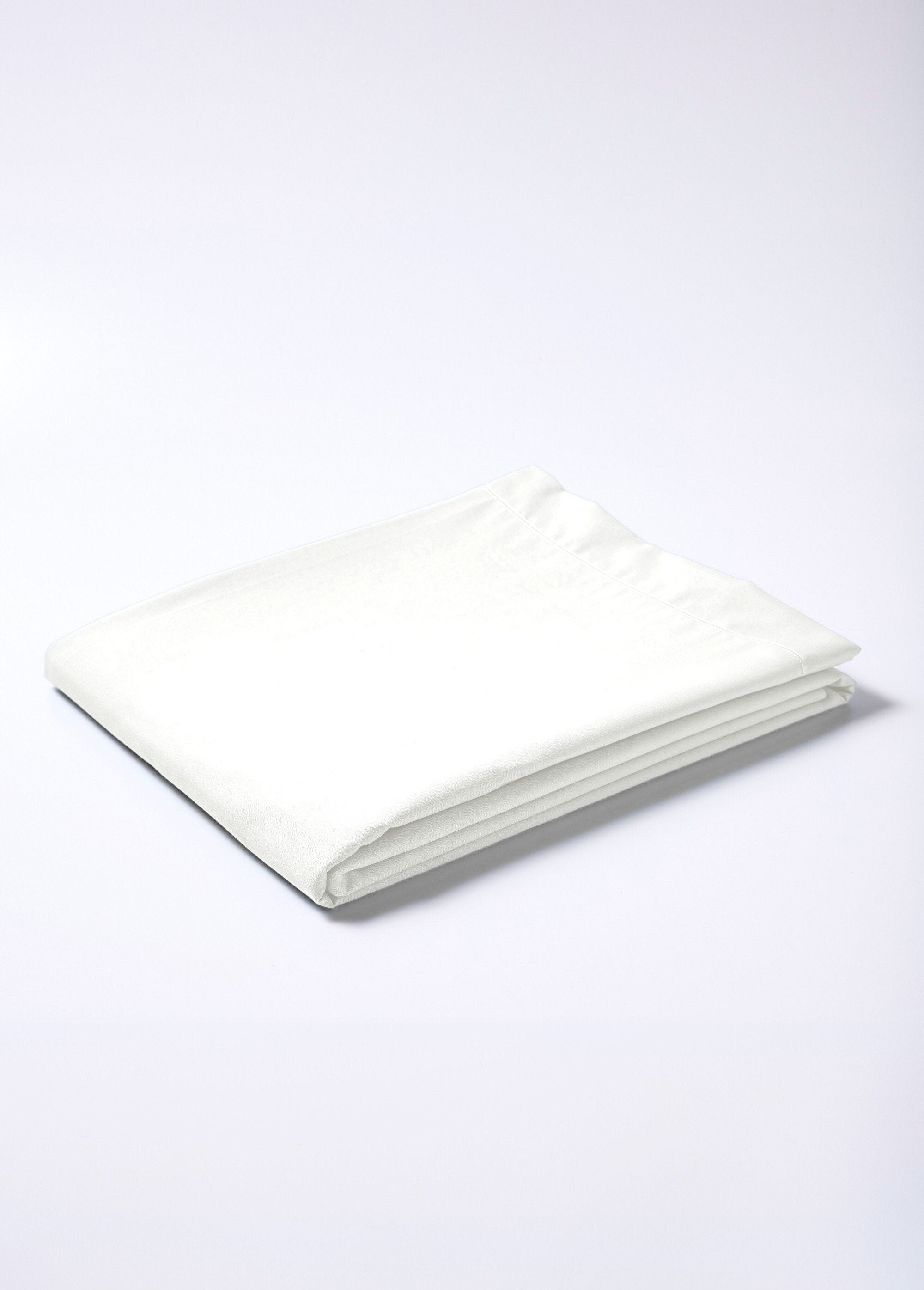 Plain_polycotton_flat_sheet_White_FA1_slim