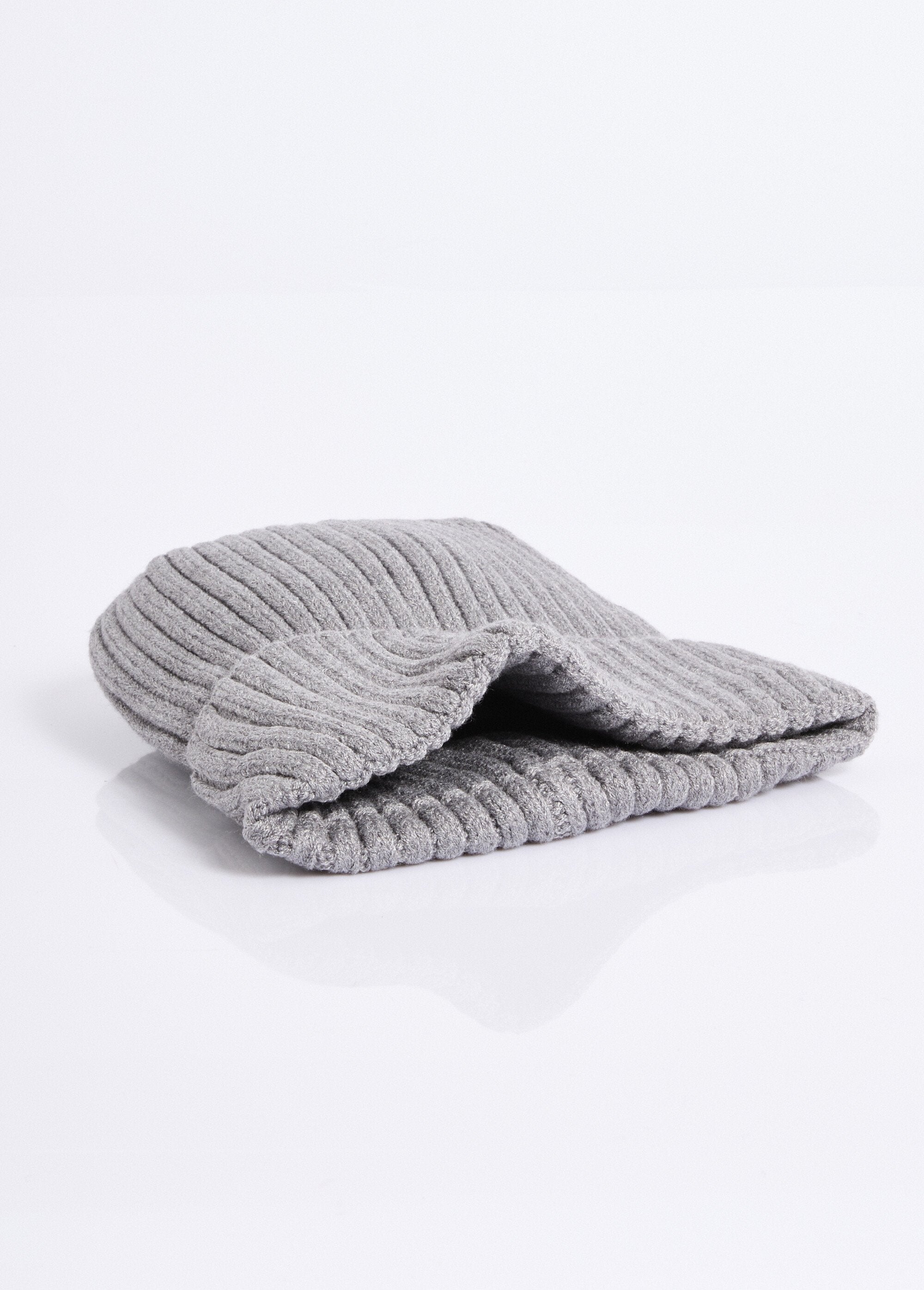 Fringed_scarf,_large_check_pattern_Gray_DE1_slim