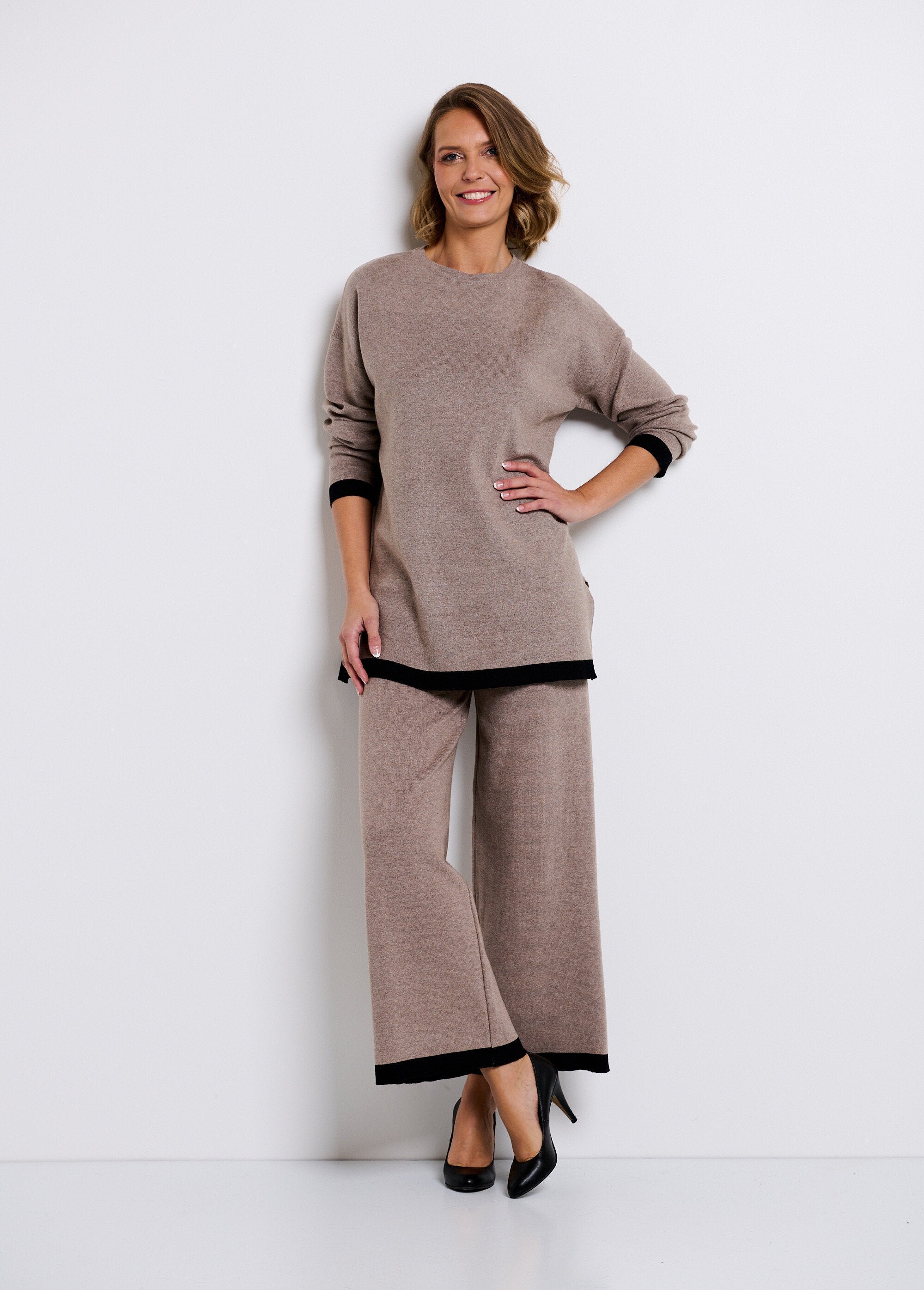 Ensemble_en_maille_extensible_Taupe_FA2_slim