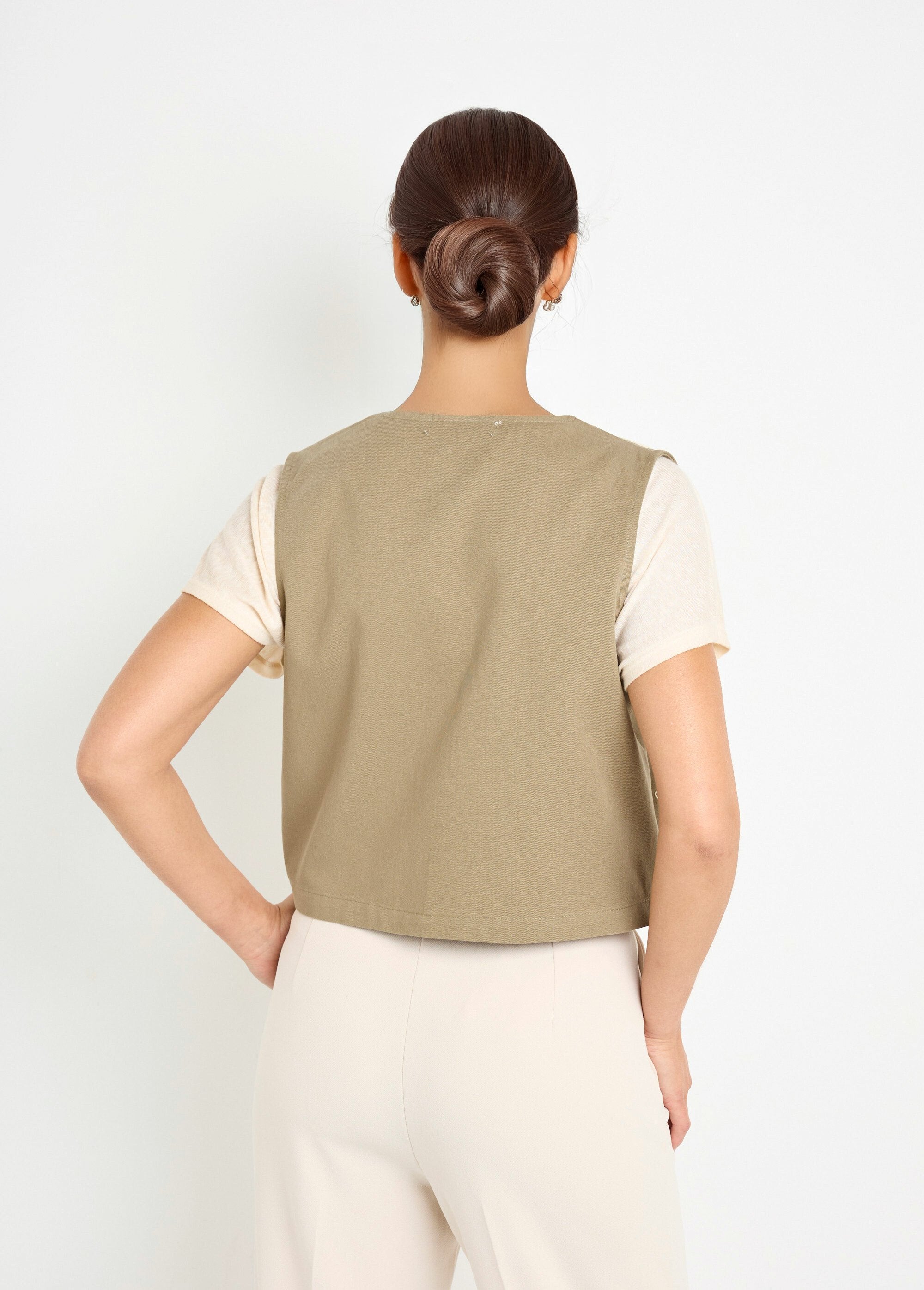 Gilet_sans_manches_brodé_style_scandinave_Kaki_DO1_slim
