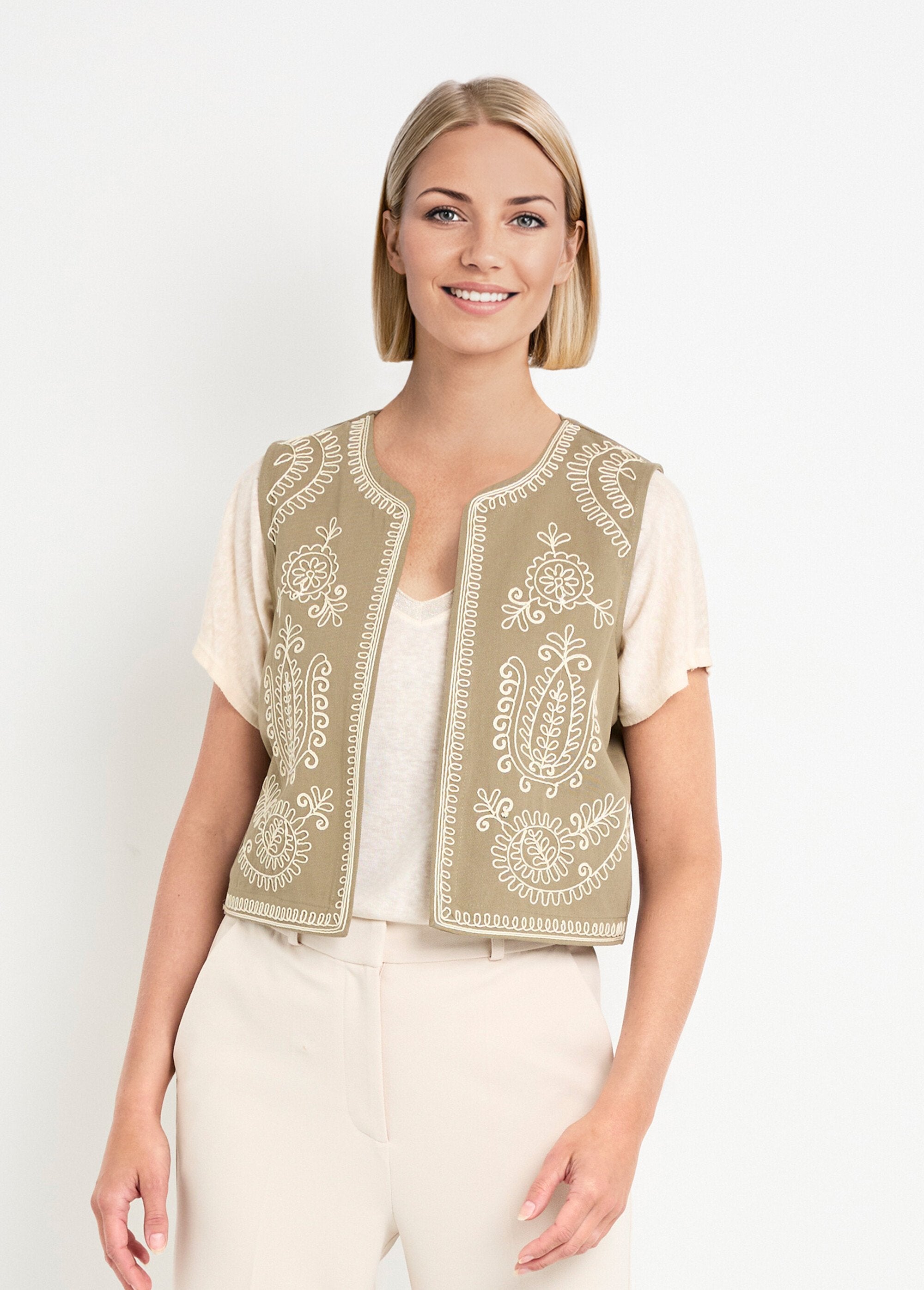 Gilet_sans_manches_brodé_style_scandinave_Kaki_FA1_slim