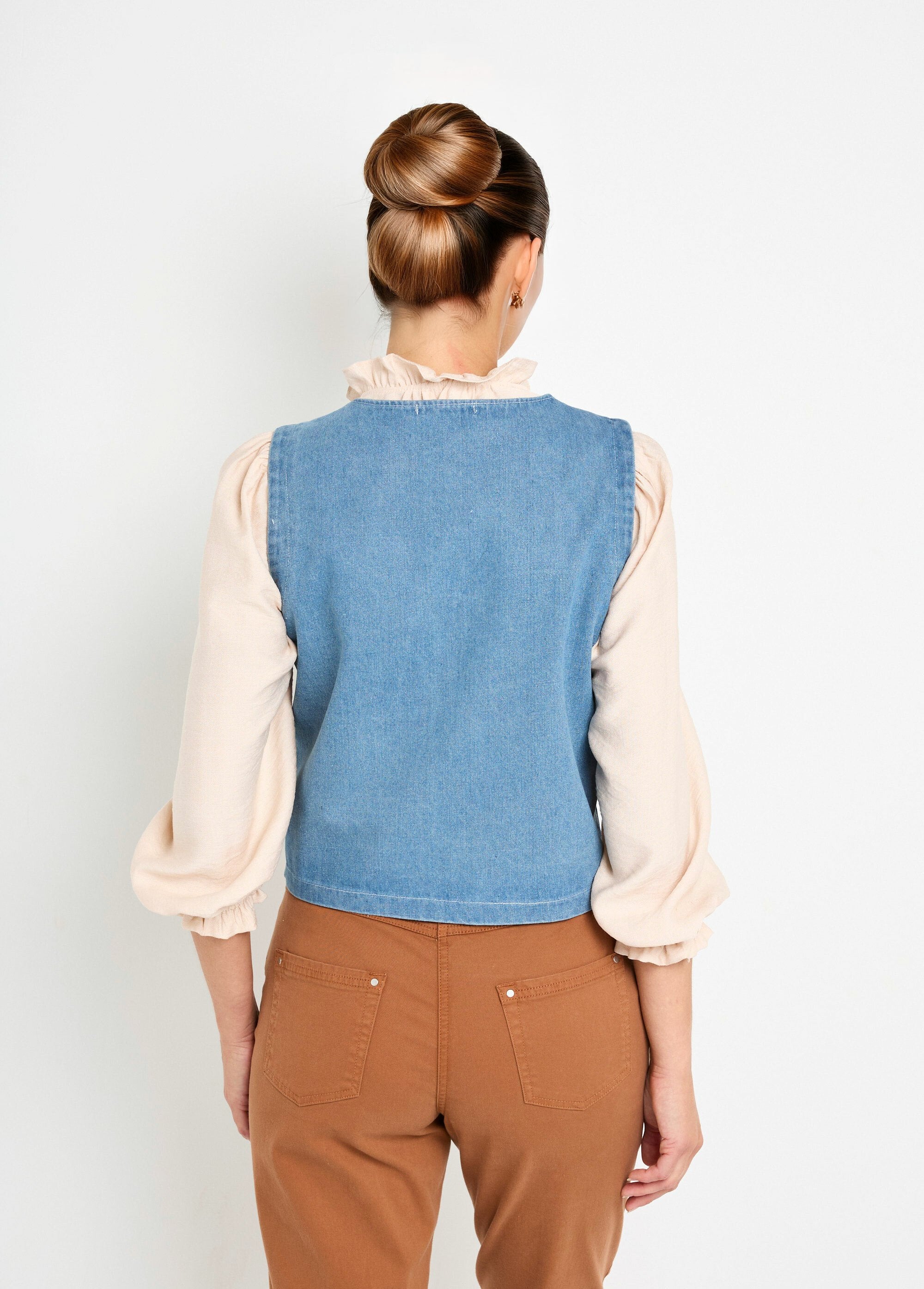 Gilet_sans_manches_en_denim_brodé_Bleu_jean_DO1_slim