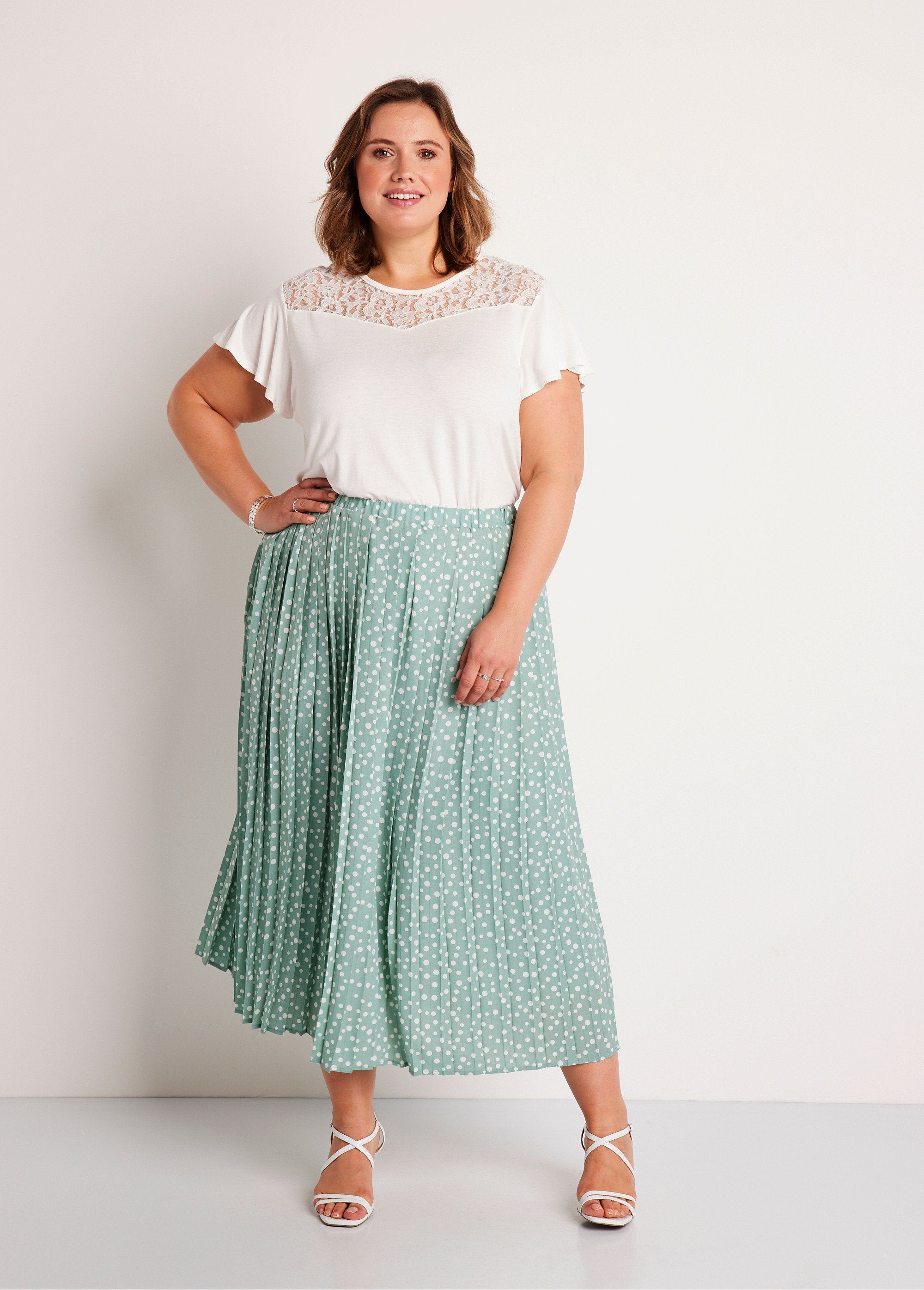 Long_pleated_polka_dot_print_skirt_Mint_and_white_SF1_curvy