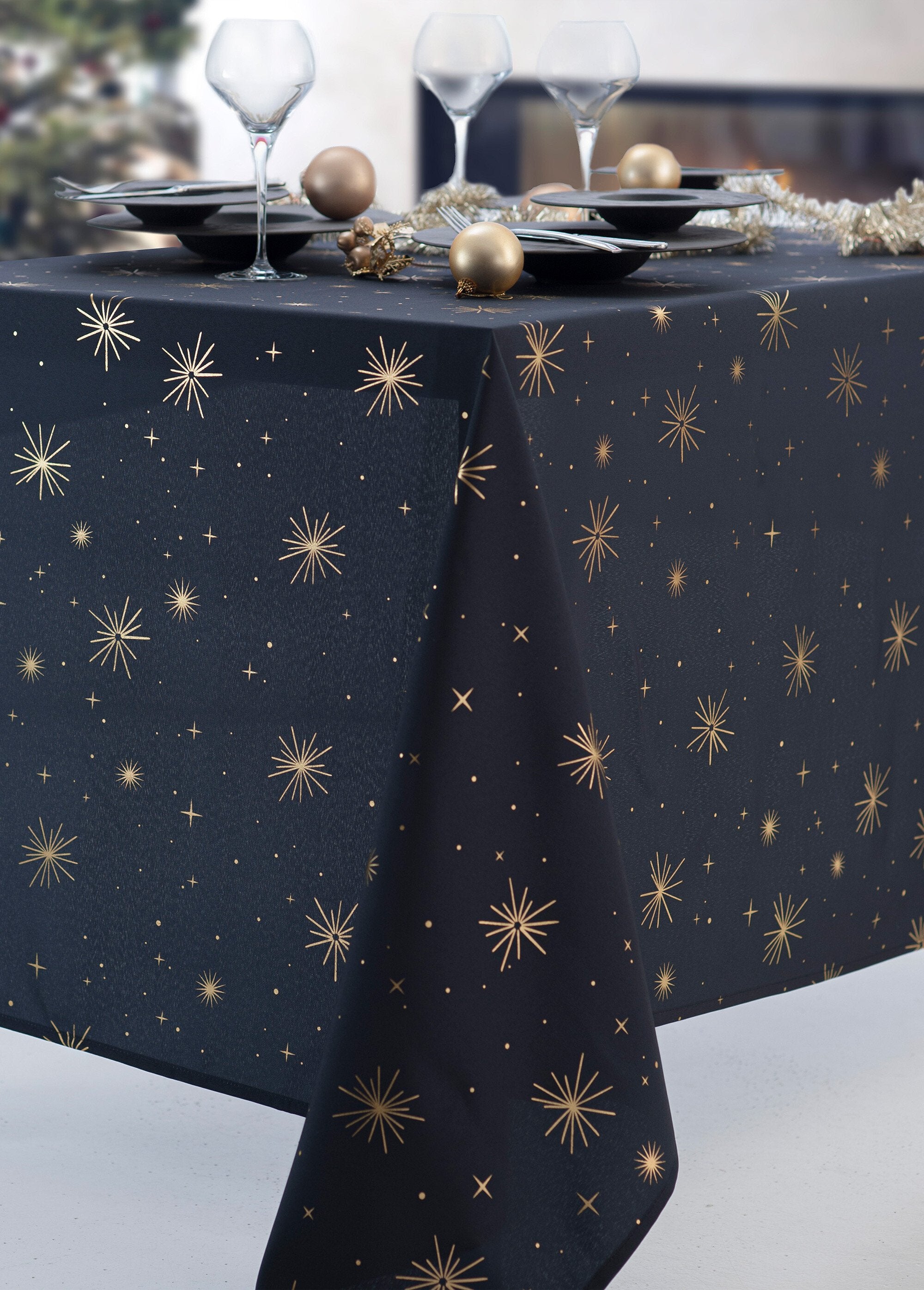 Constellation_pattern_party_tablecloth_Black_and_yellow_FA1_slim