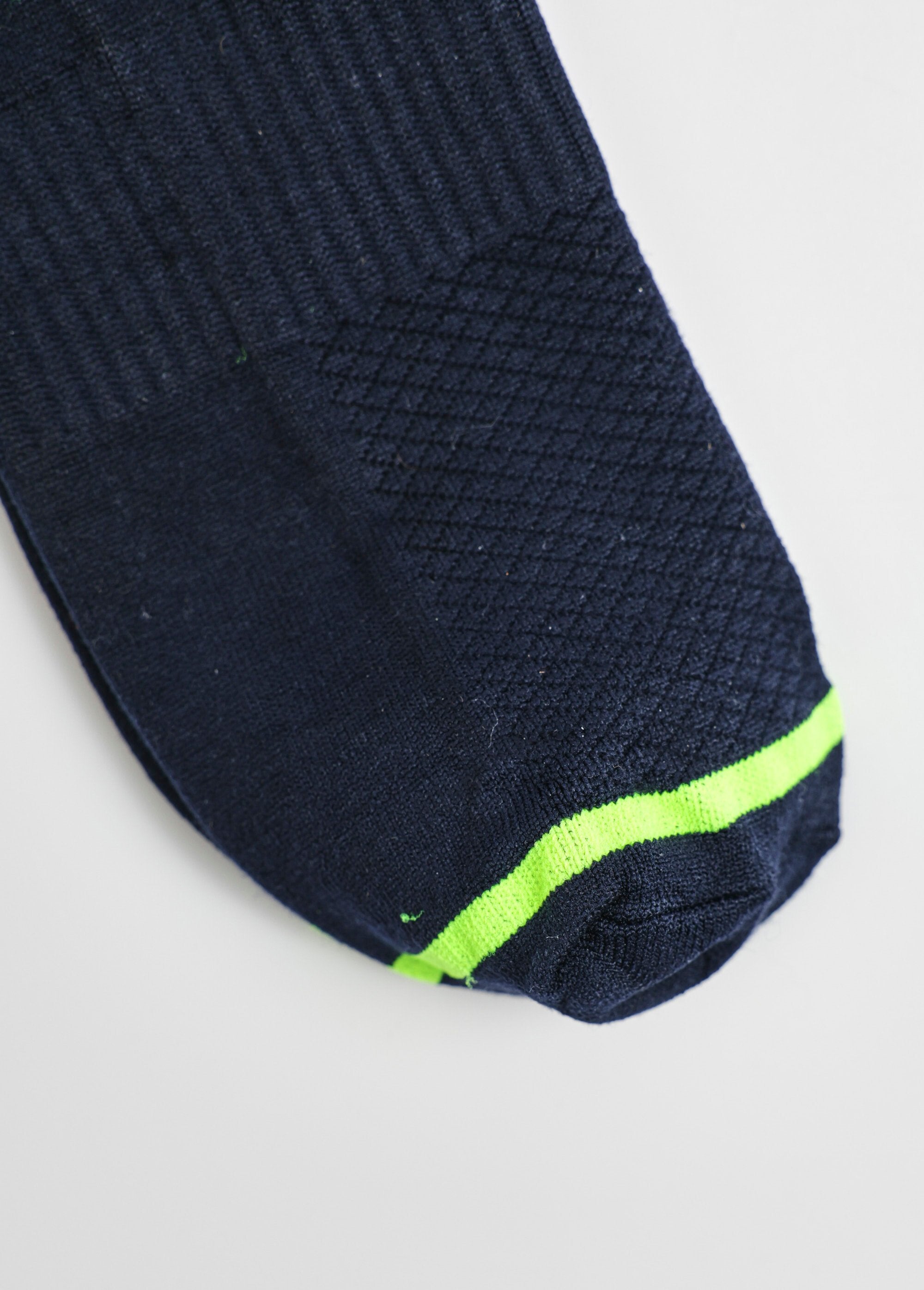 Pack_of_3_bright_assorted_socks_Blue_and_yellow_and_white_DE3_slim