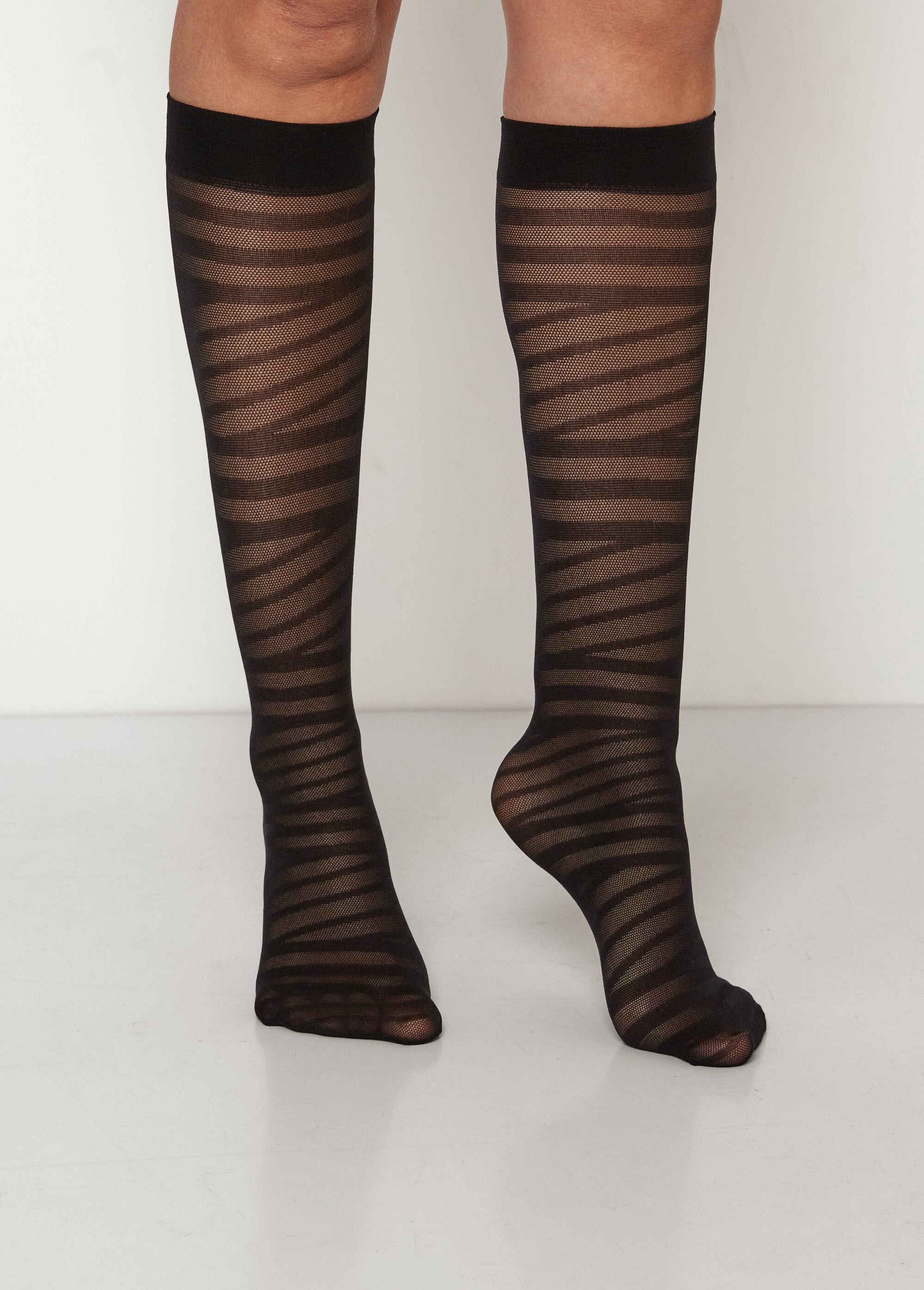 Fancy_patterned_knee-highs_Black_FA1_slim