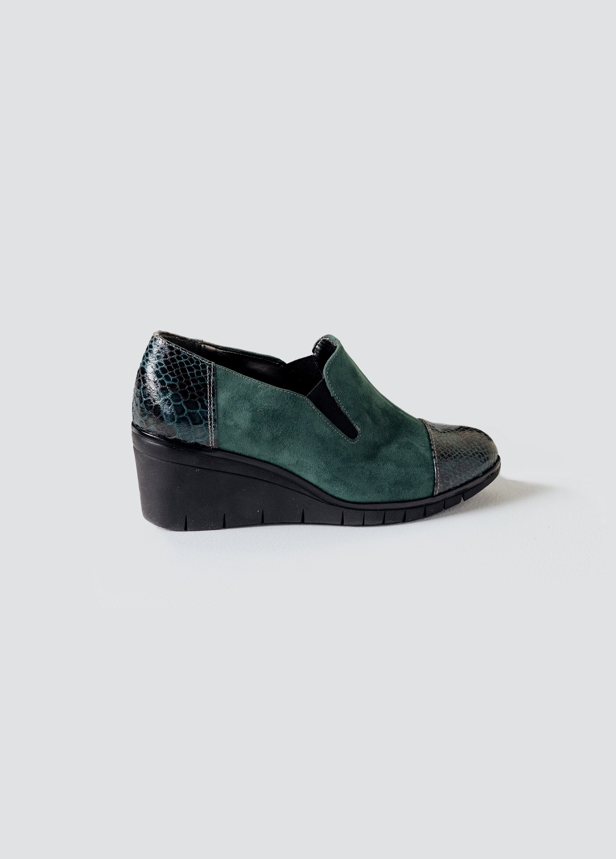 Mocassins_compensés_largeur_confort_élastiqués_Vert_DO1_slim