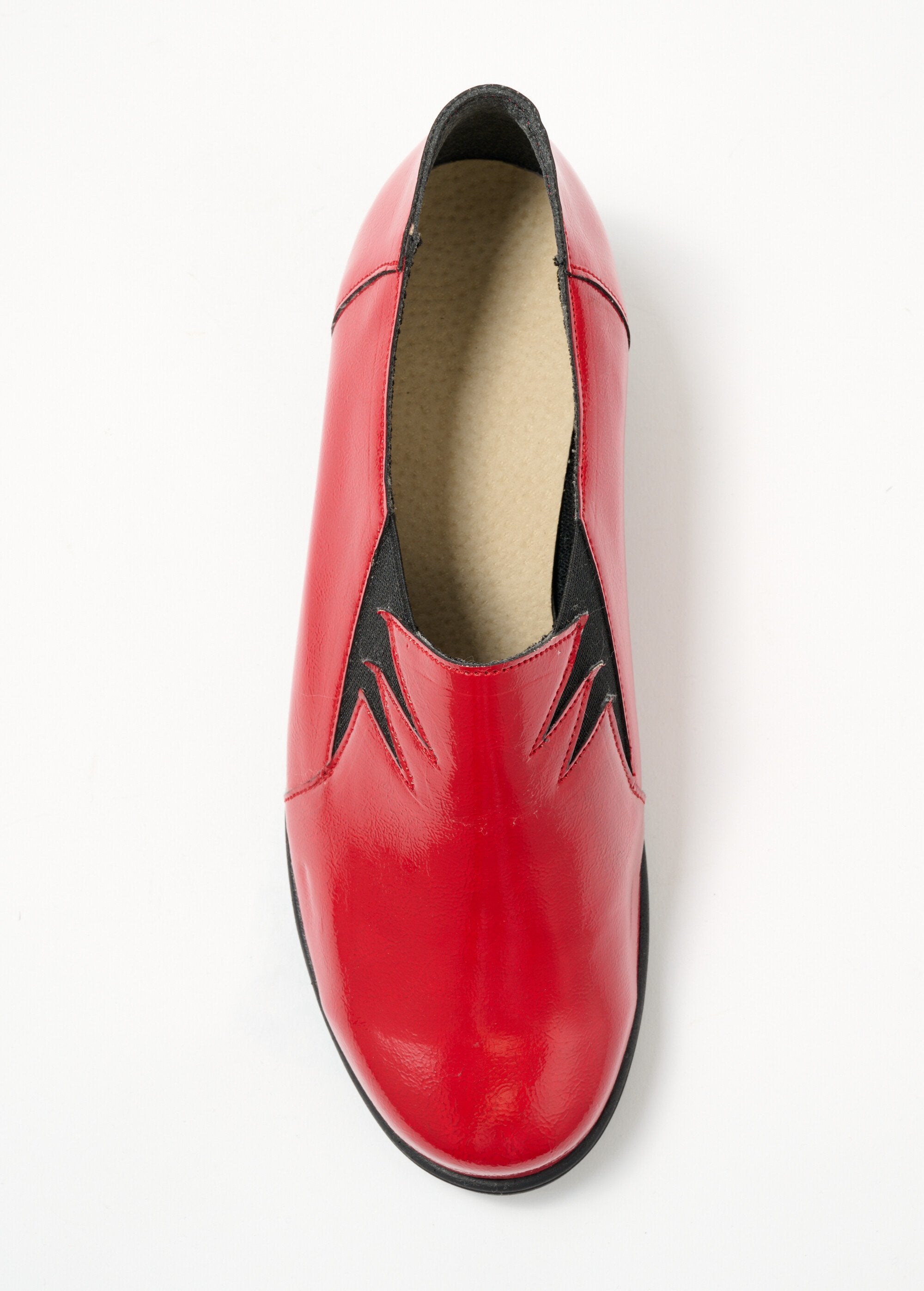 Soft,_elasticated_comfort_loafers_Red_varnish_OV1_slim