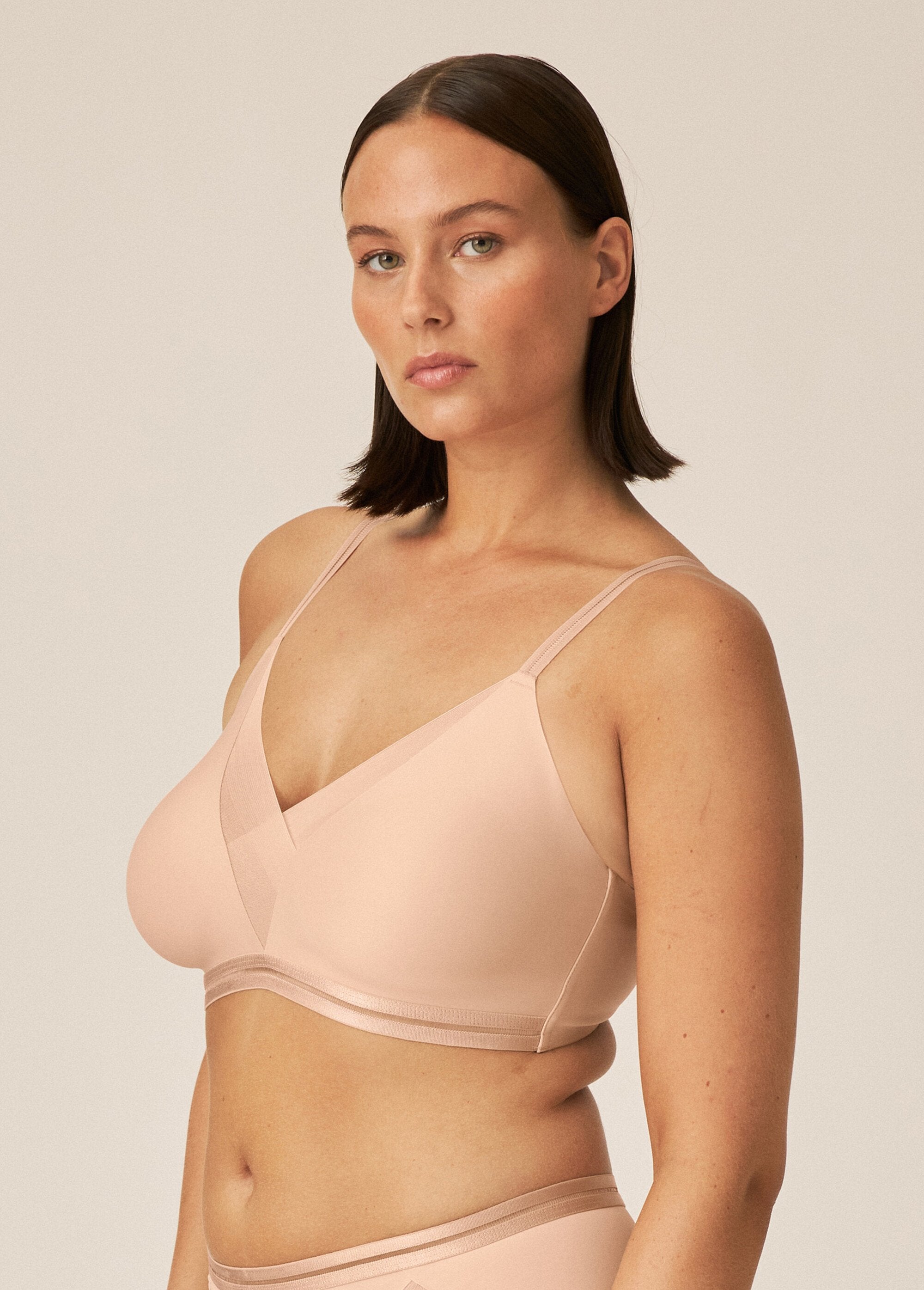 Naturana®_-_Invisible_wireless_bra_Nude_DR1_slim