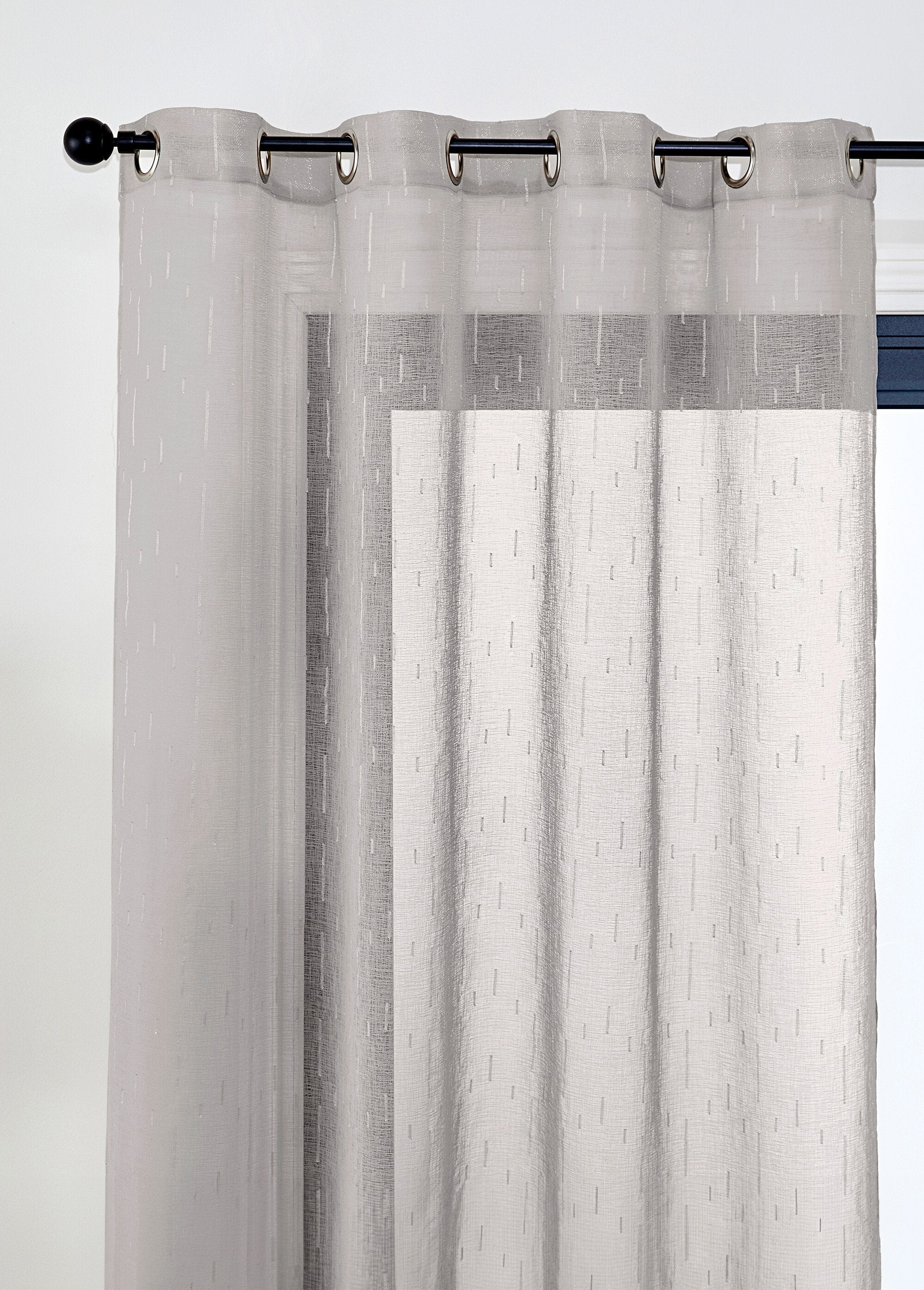 Panneau_étamine_fils_coupés_finition_oeillets_Lin_FA1_slim